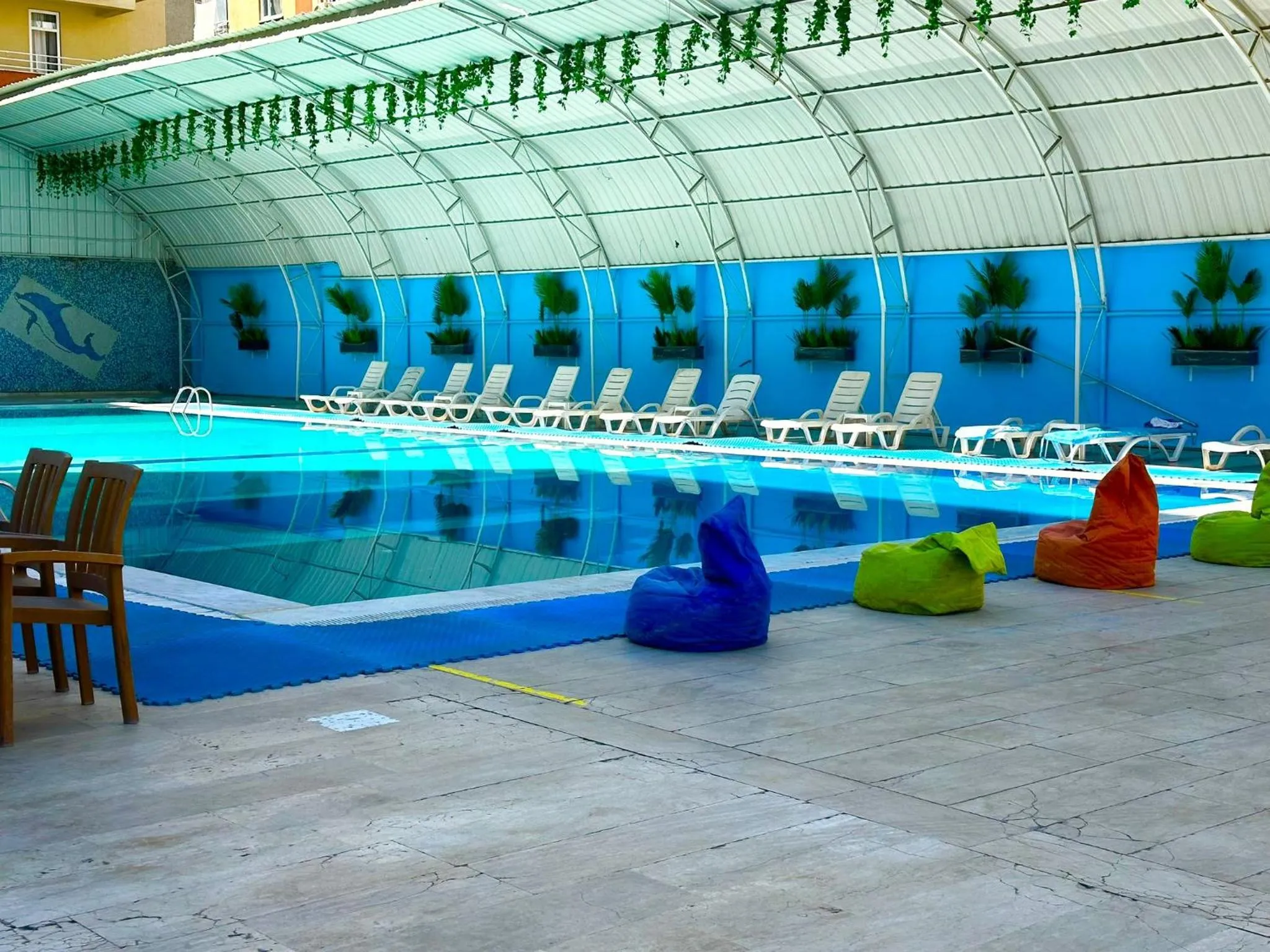 Swimming pool in Malabadi Hotel
