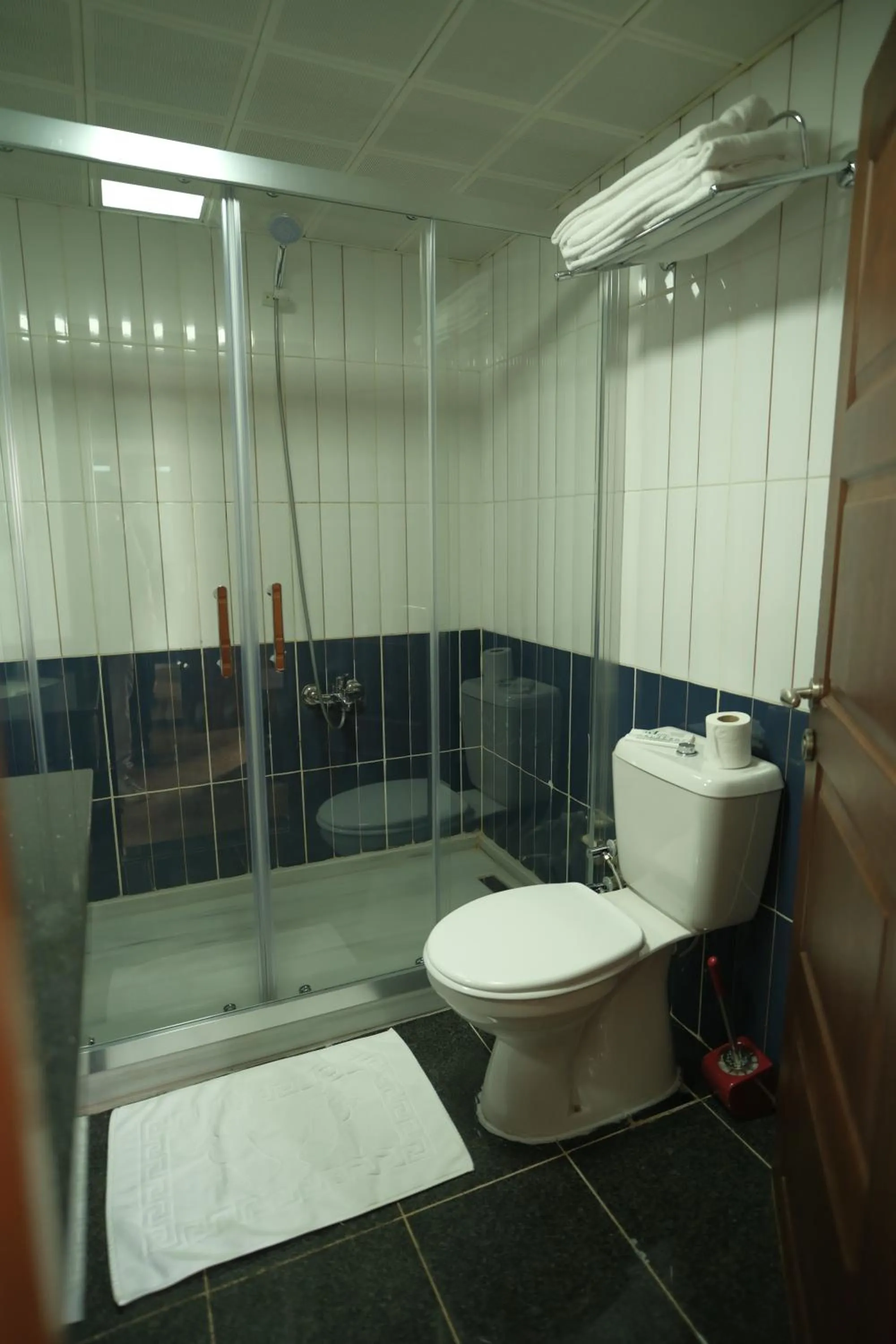 Bathroom in Malabadi Hotel