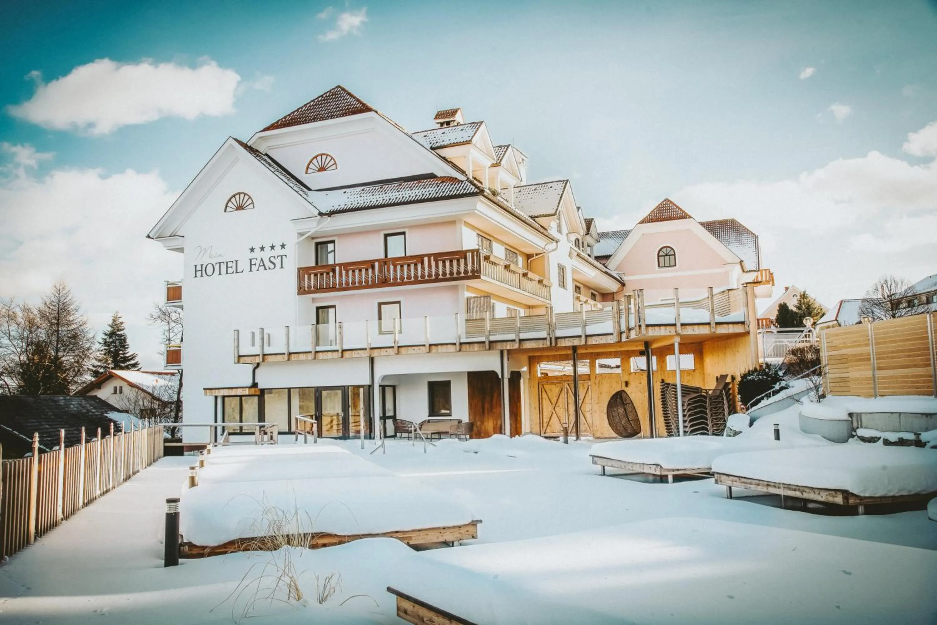 Property building in Mein Hotel Fast