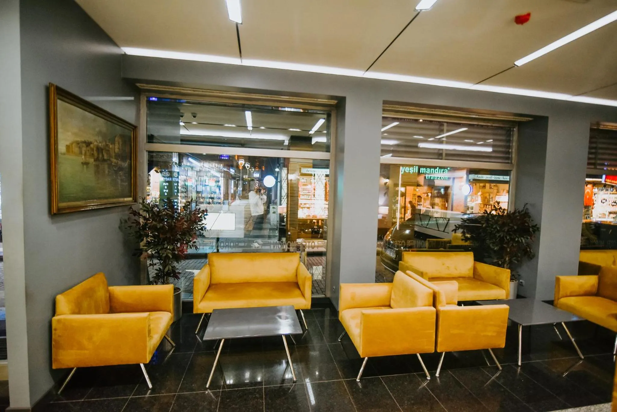 Seating area in Horon Hotel