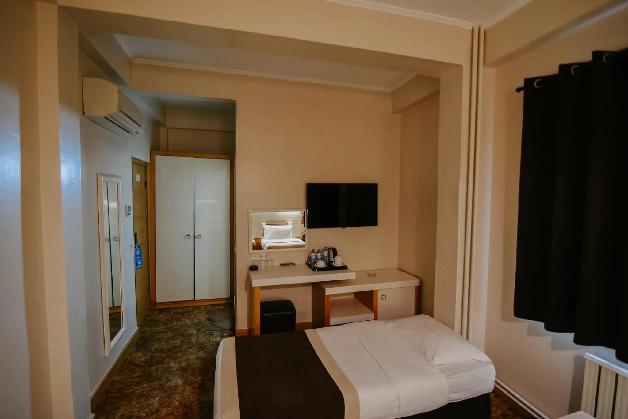 Photo of the whole room, Bed in Horon Hotel