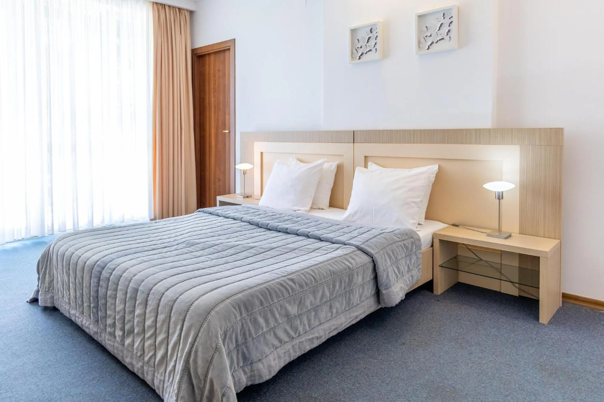 Double or Twin Room with Balcony in Roberto Hotel
