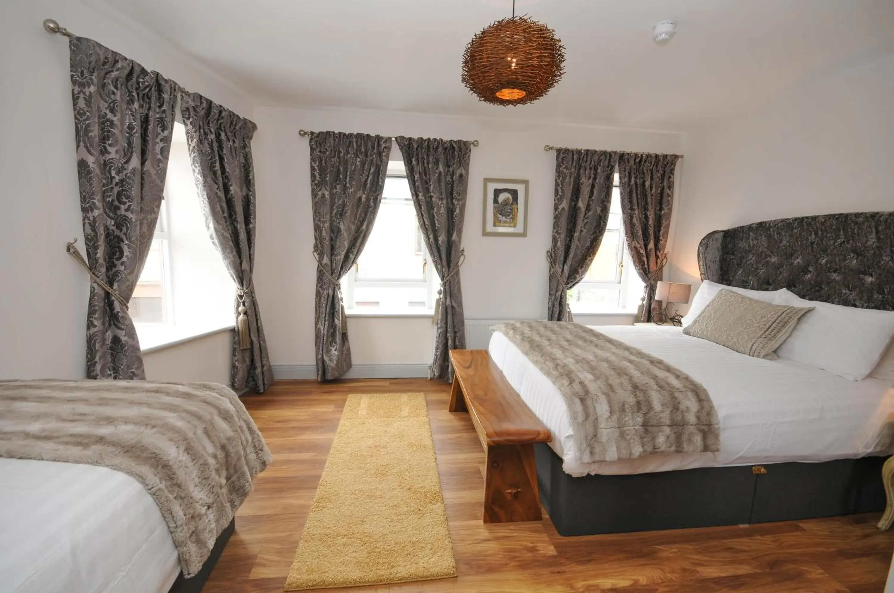 Deluxe Triple Room in Lodge at The Old Barracks Deluxe Triple Room in Lodge at The Old Barracks