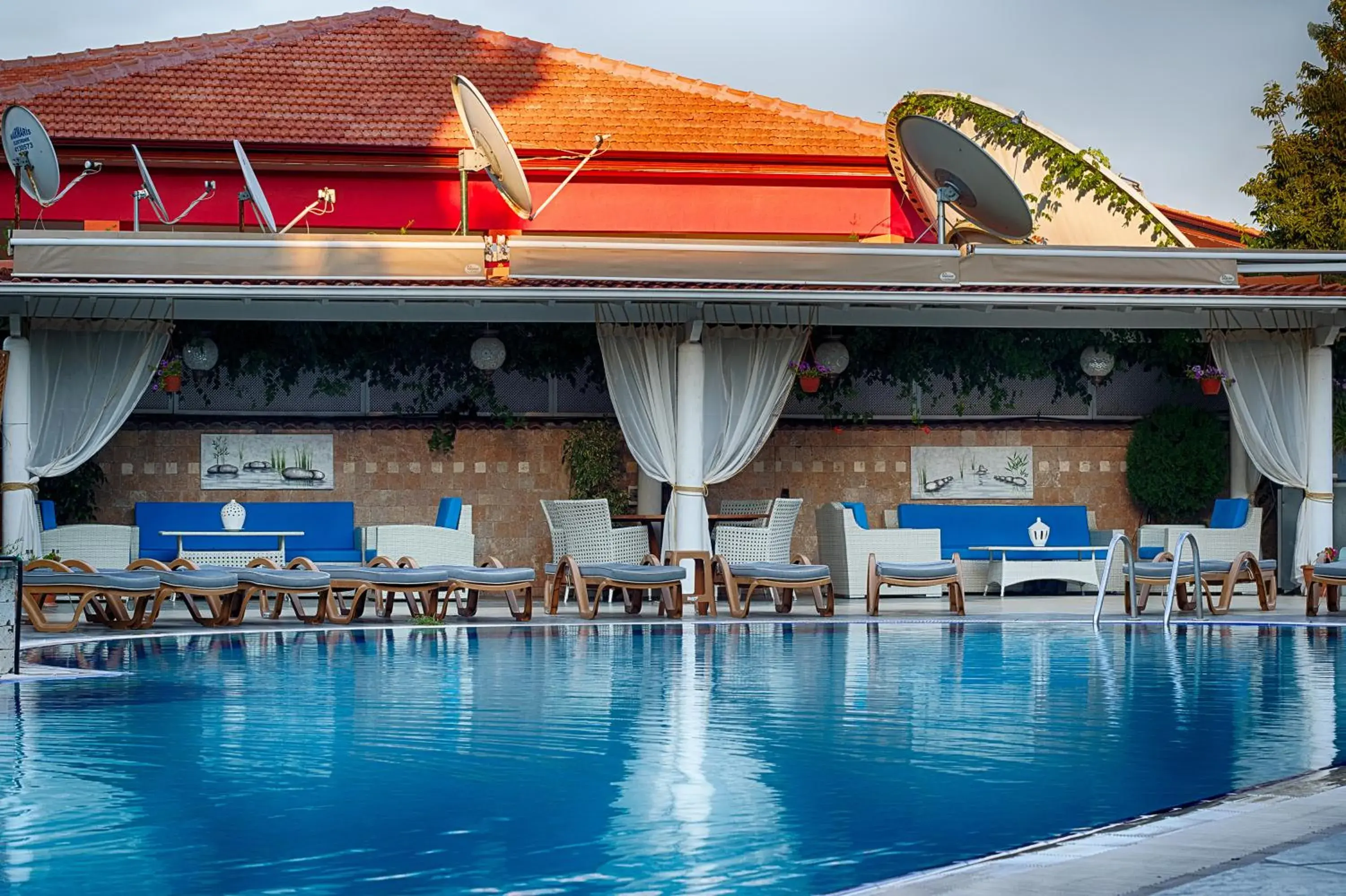 Restaurant/places to eat in Romance Beach Hotel Restaurant/places to eat in Romance Beach Hotel