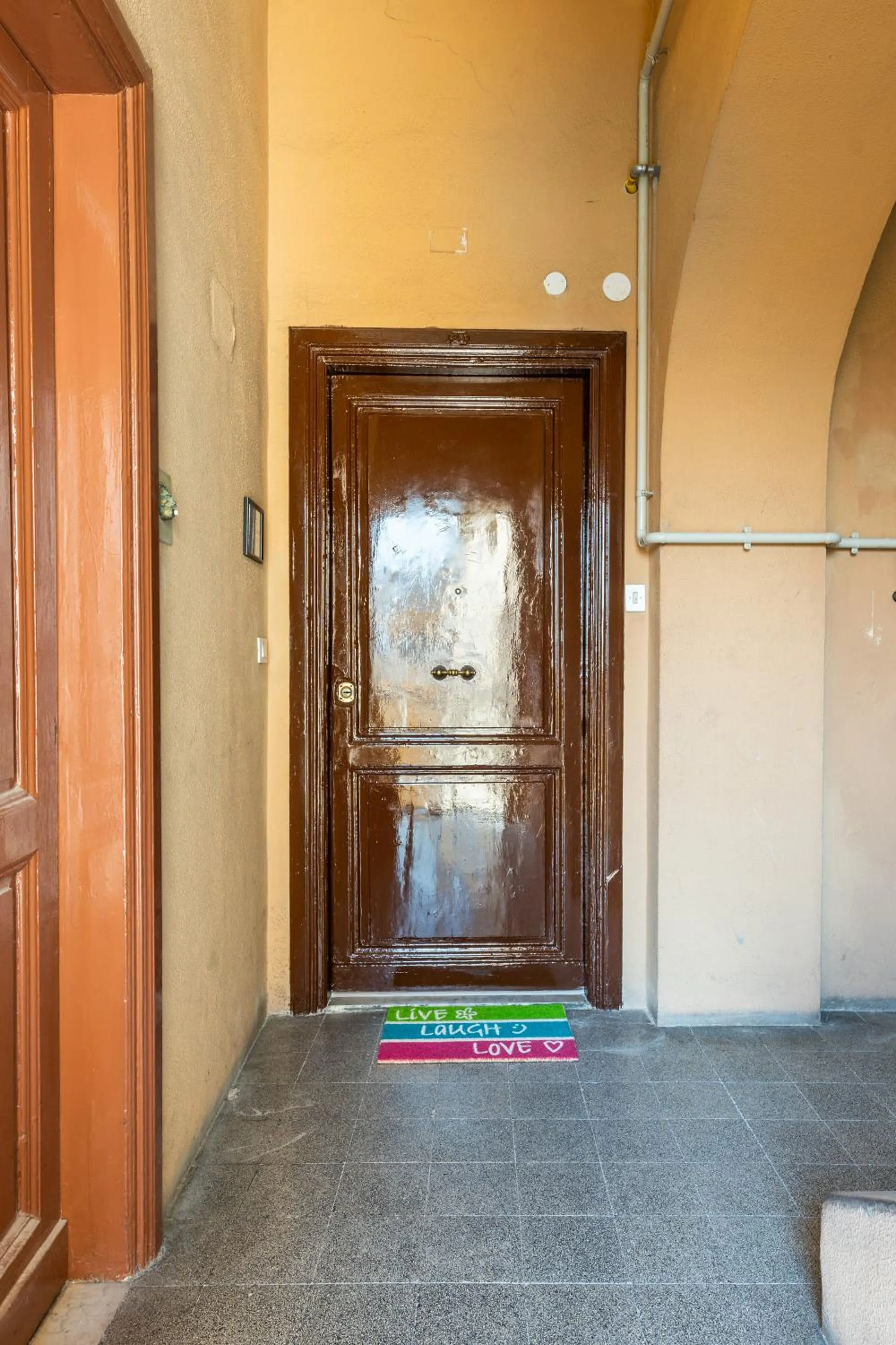 Facade/entrance in Lele Rooms San Lorenzo