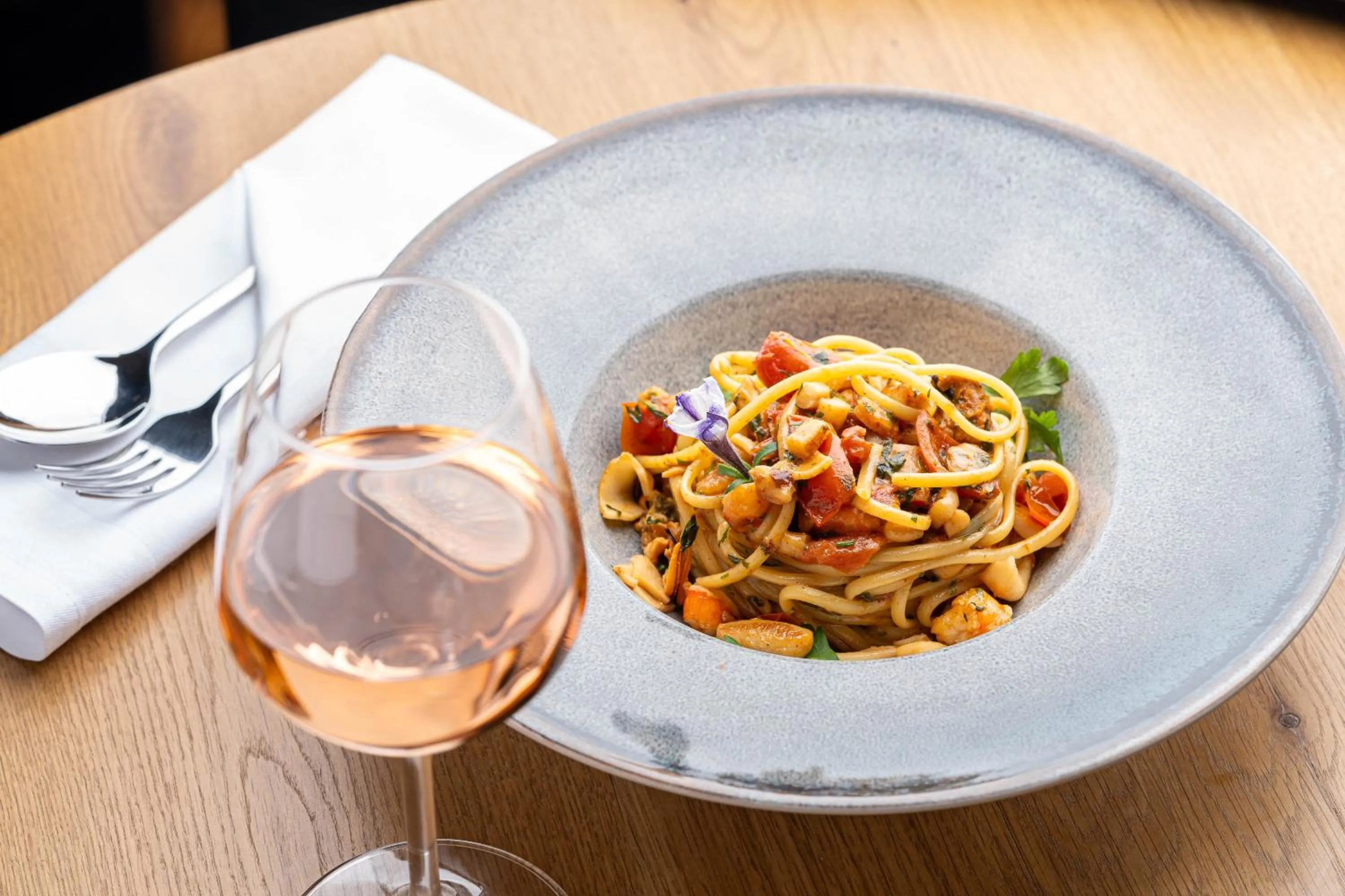 Restaurant/places to eat in Hotel Alexandrion Experience