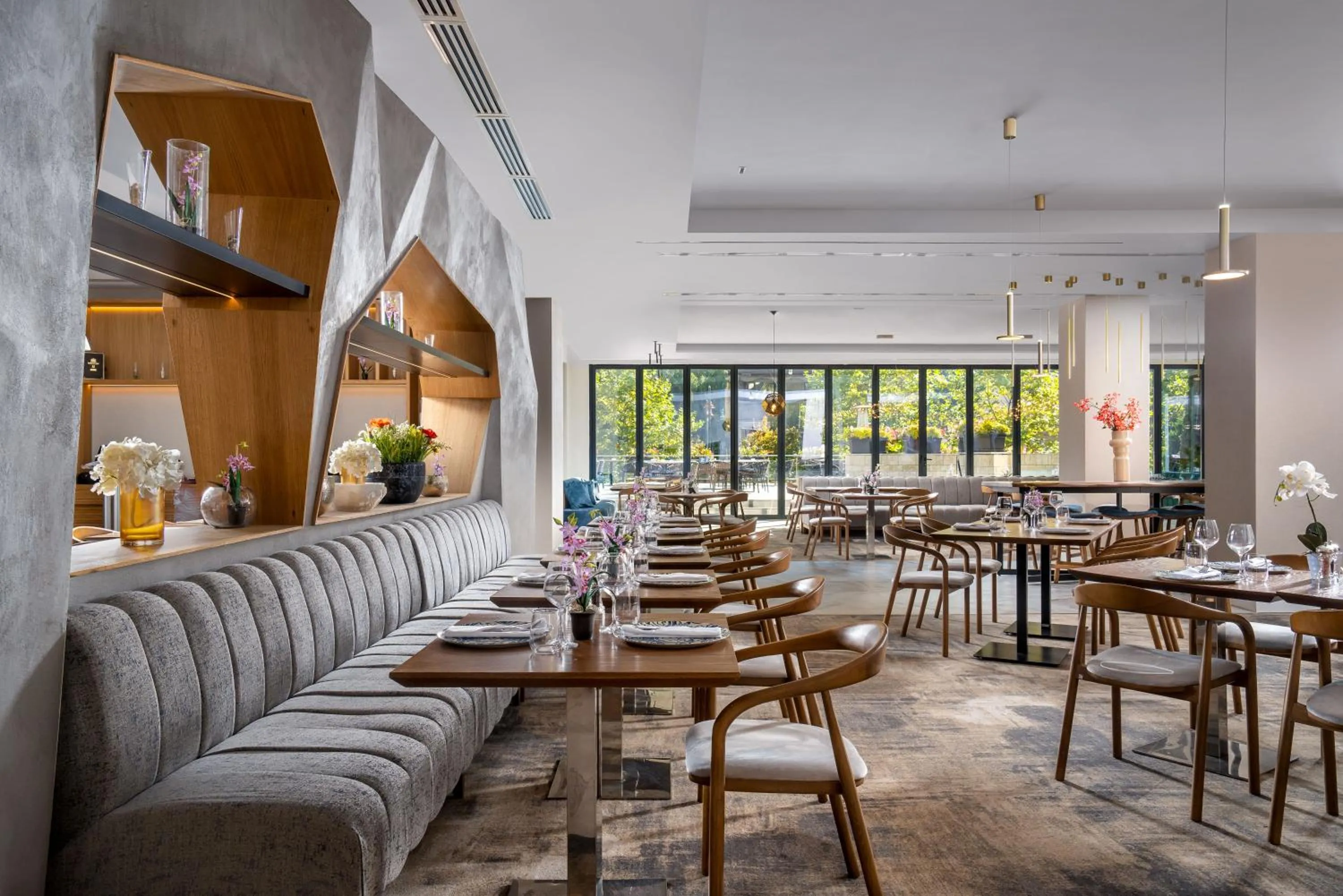 Restaurant/places to eat in Hotel Alexandrion Experience