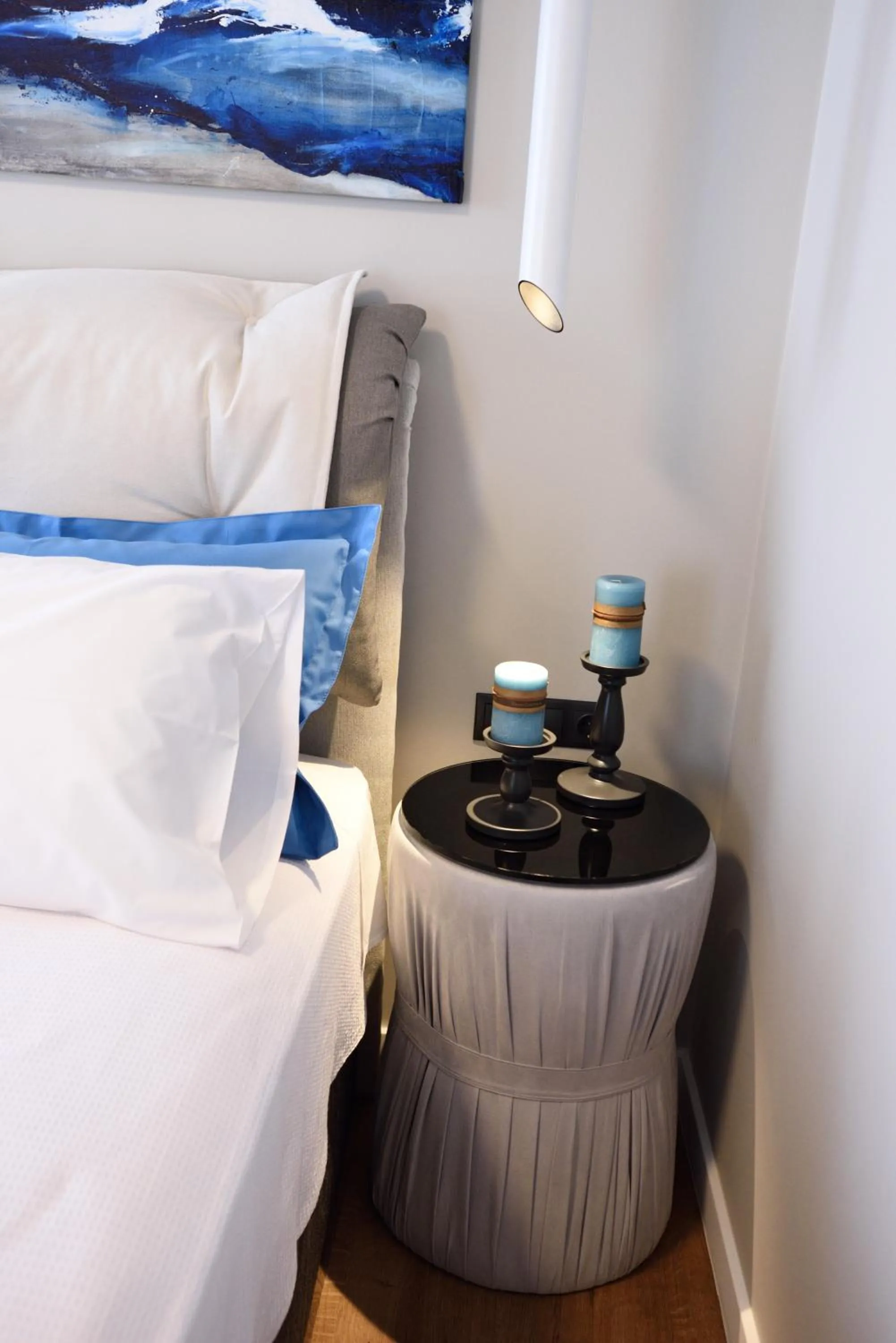 Bed in Magnifique Luxury Suites