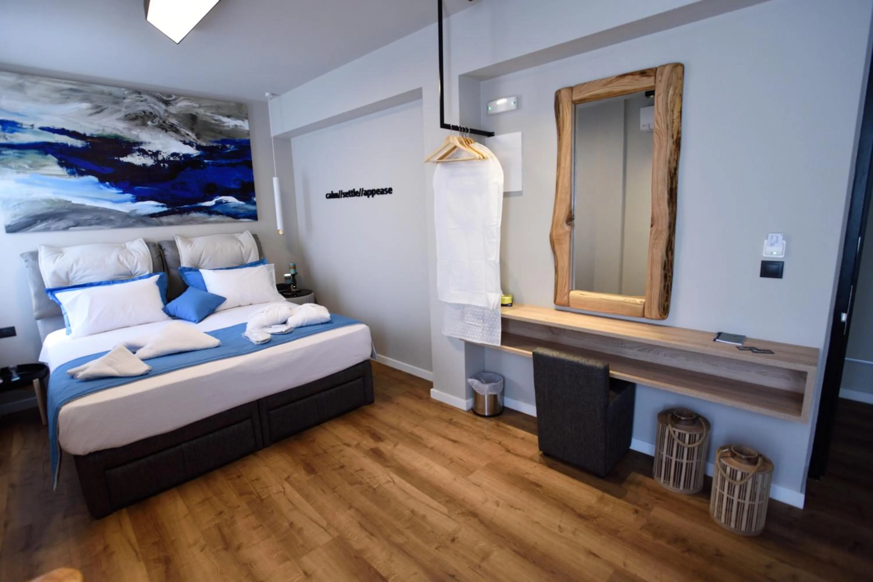 Bed in Magnifique Luxury Suites