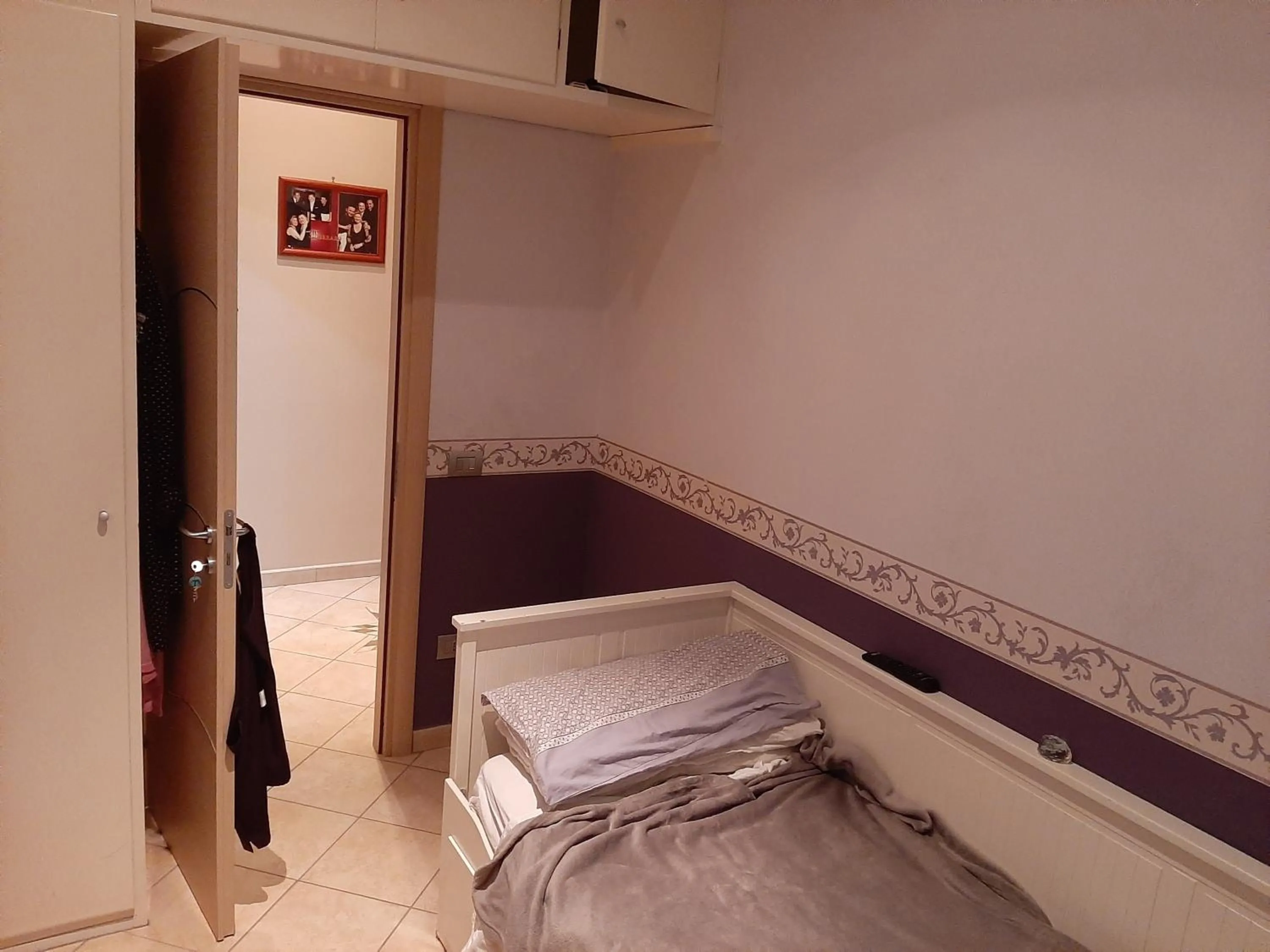 Photo of the whole room, Bed in Beautiful beb