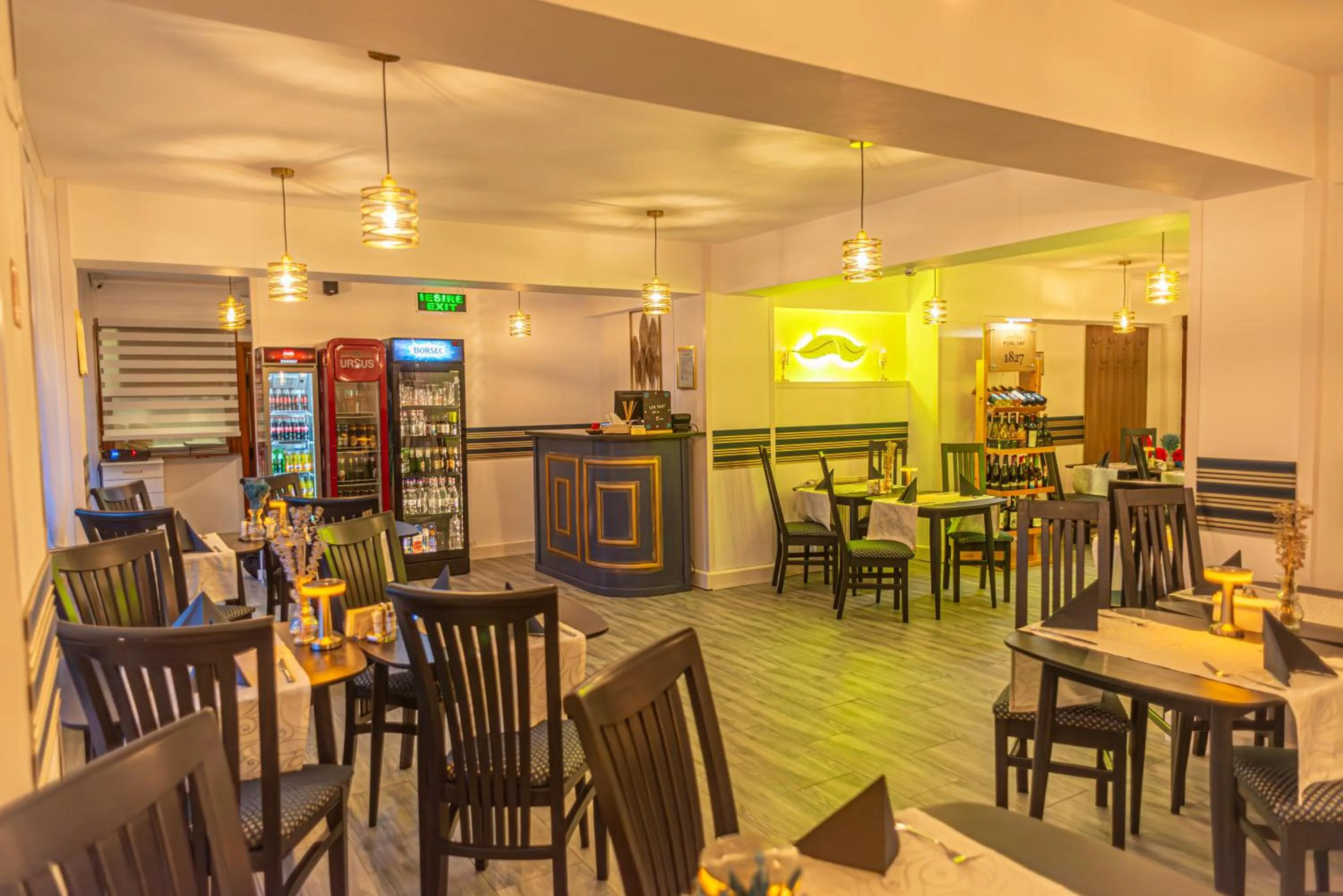 Restaurant/places to eat in Hotel Marea Neagra