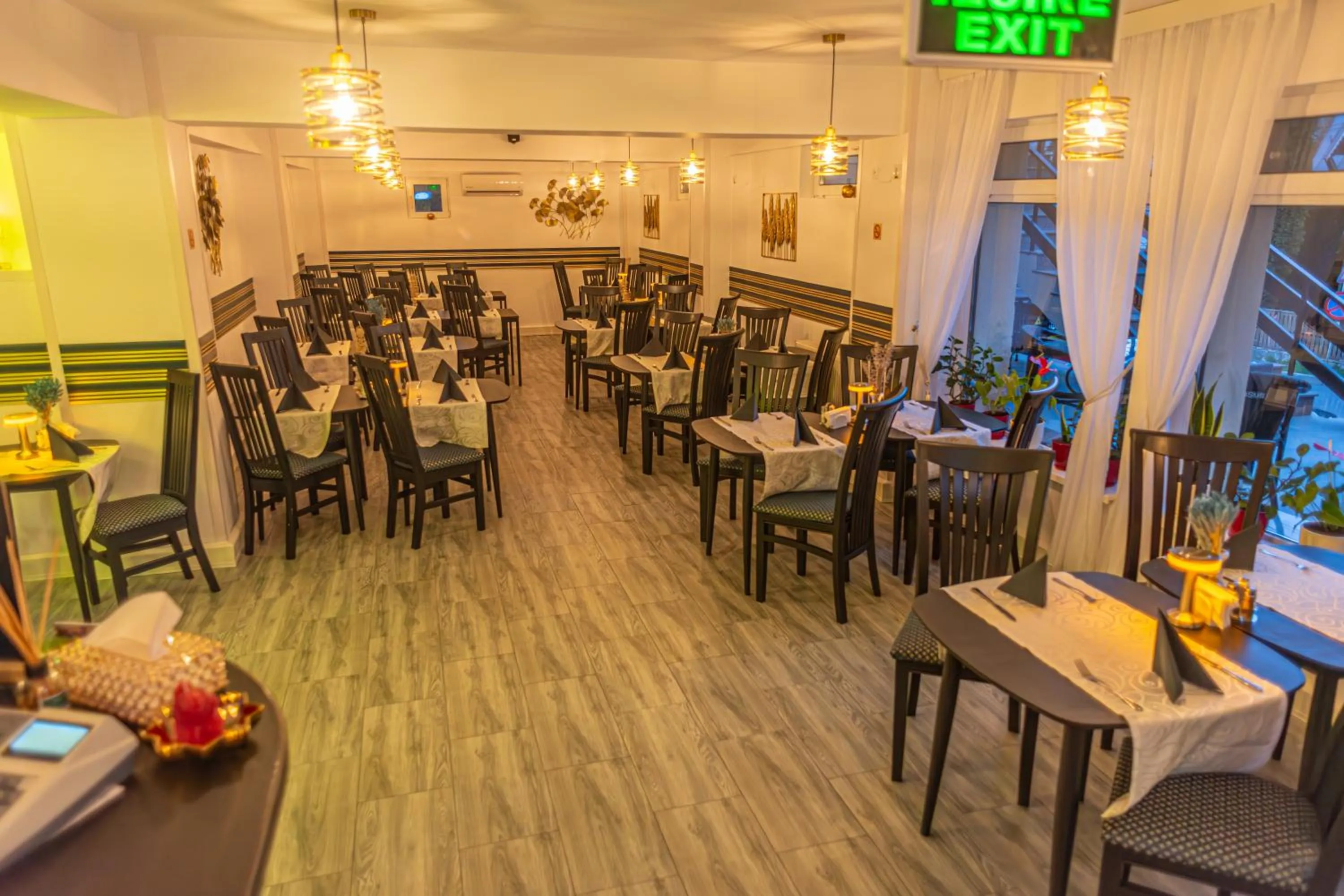 Restaurant/places to eat in Hotel Marea Neagra