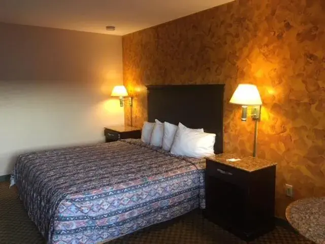 Bed in Deluxe Inn