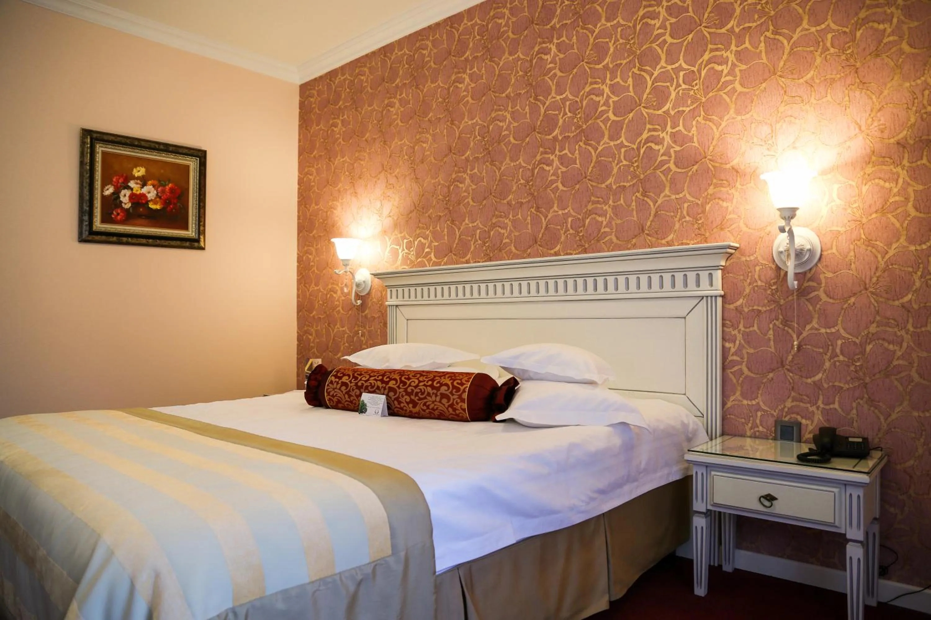 Bed in Hotel Foisorul cu Flori