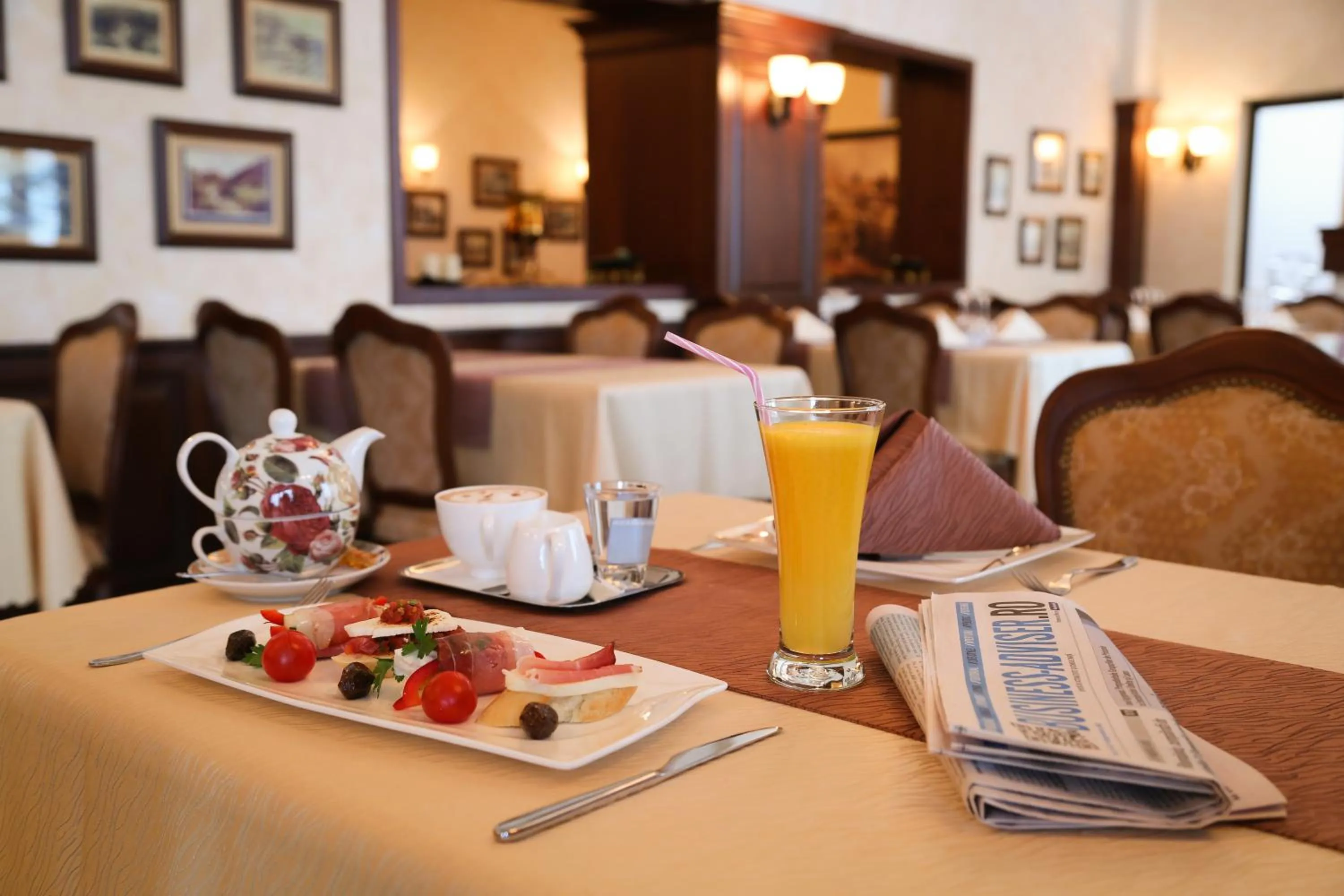 Restaurant/places to eat in Hotel Foisorul cu Flori