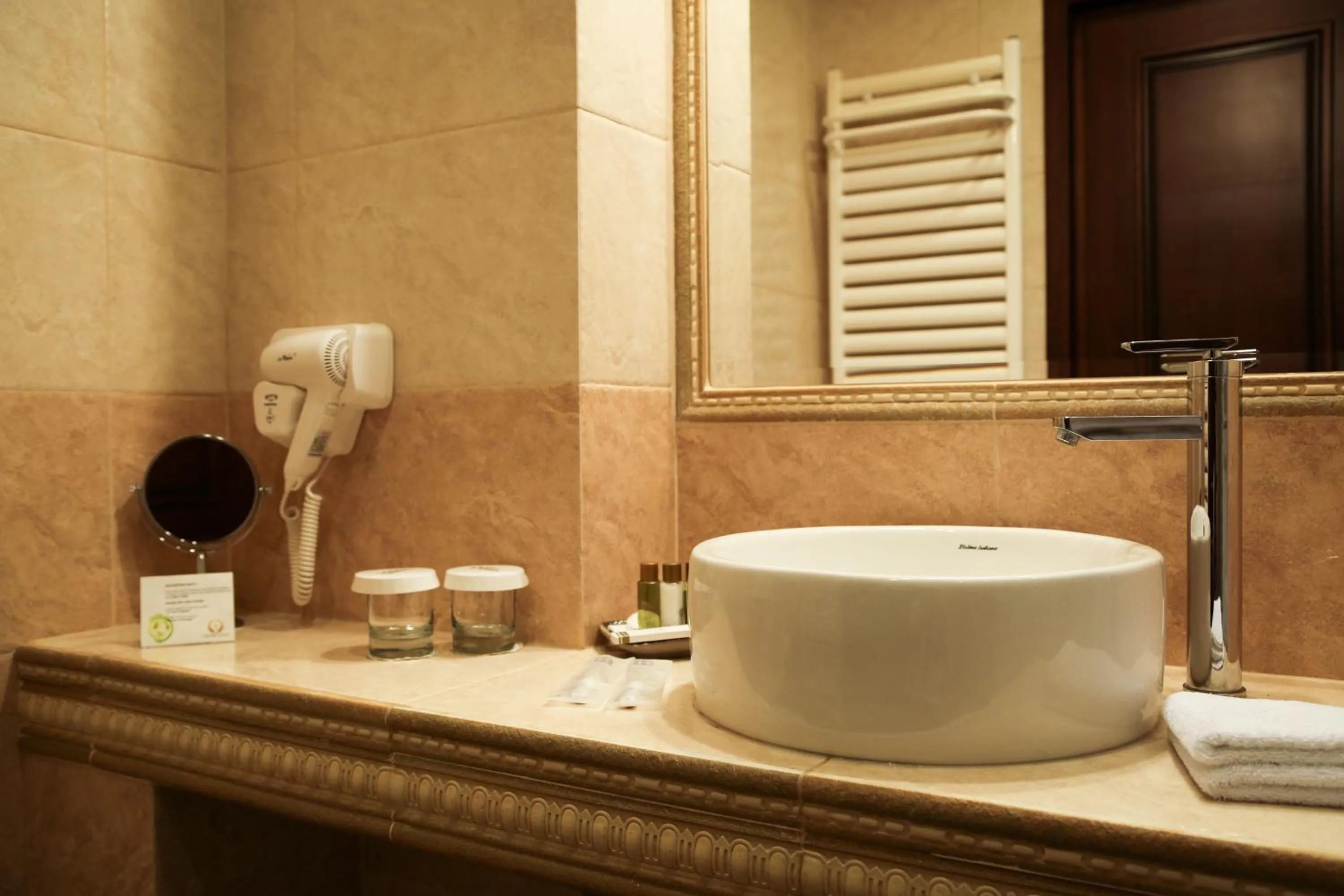 Bathroom in Hotel Foisorul cu Flori