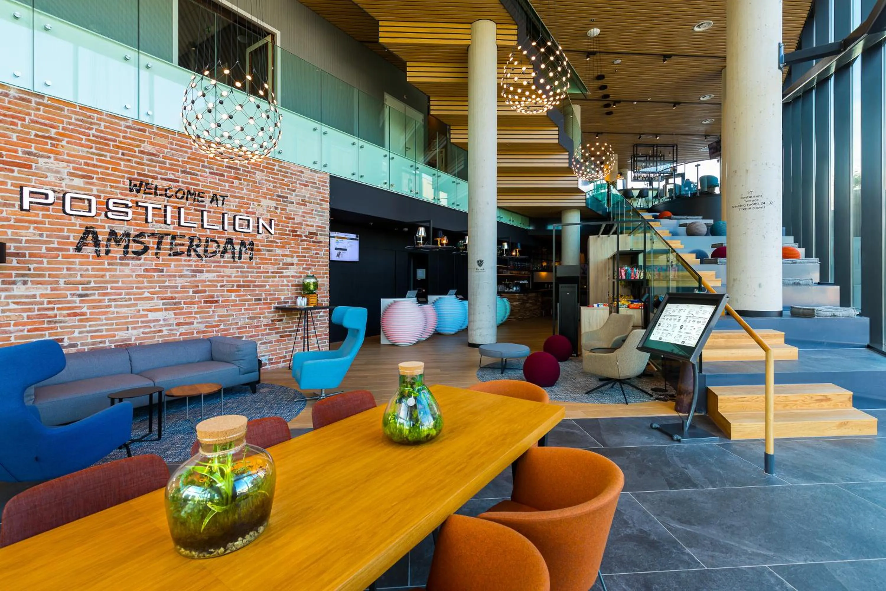 Lobby or reception in Postillion Hotel Amsterdam