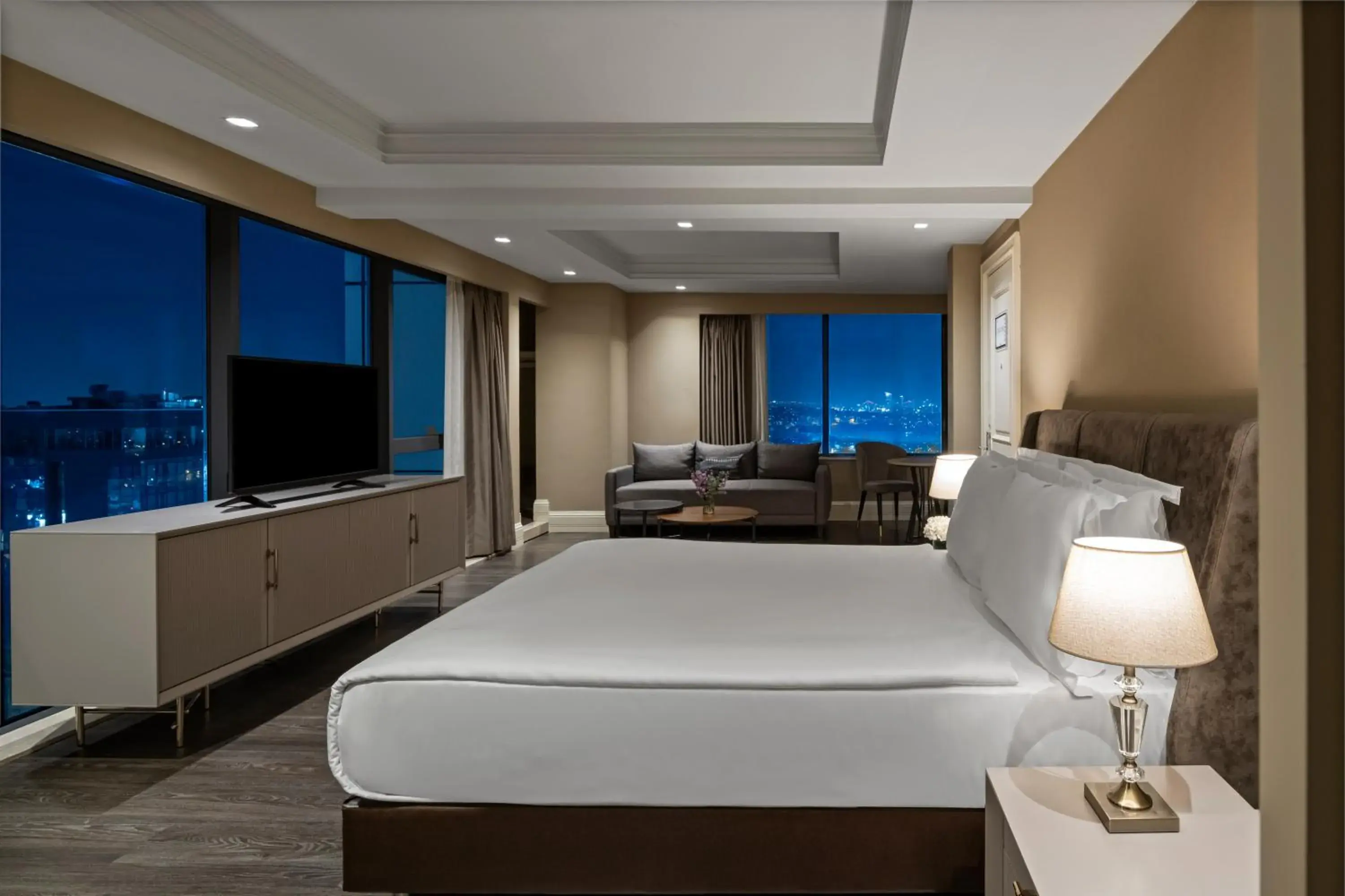 Bedroom, Bed in Windsor Hotel & Convention Center Istanbul Bedroom, Bed in Windsor Hotel & Convention Center Istanbul