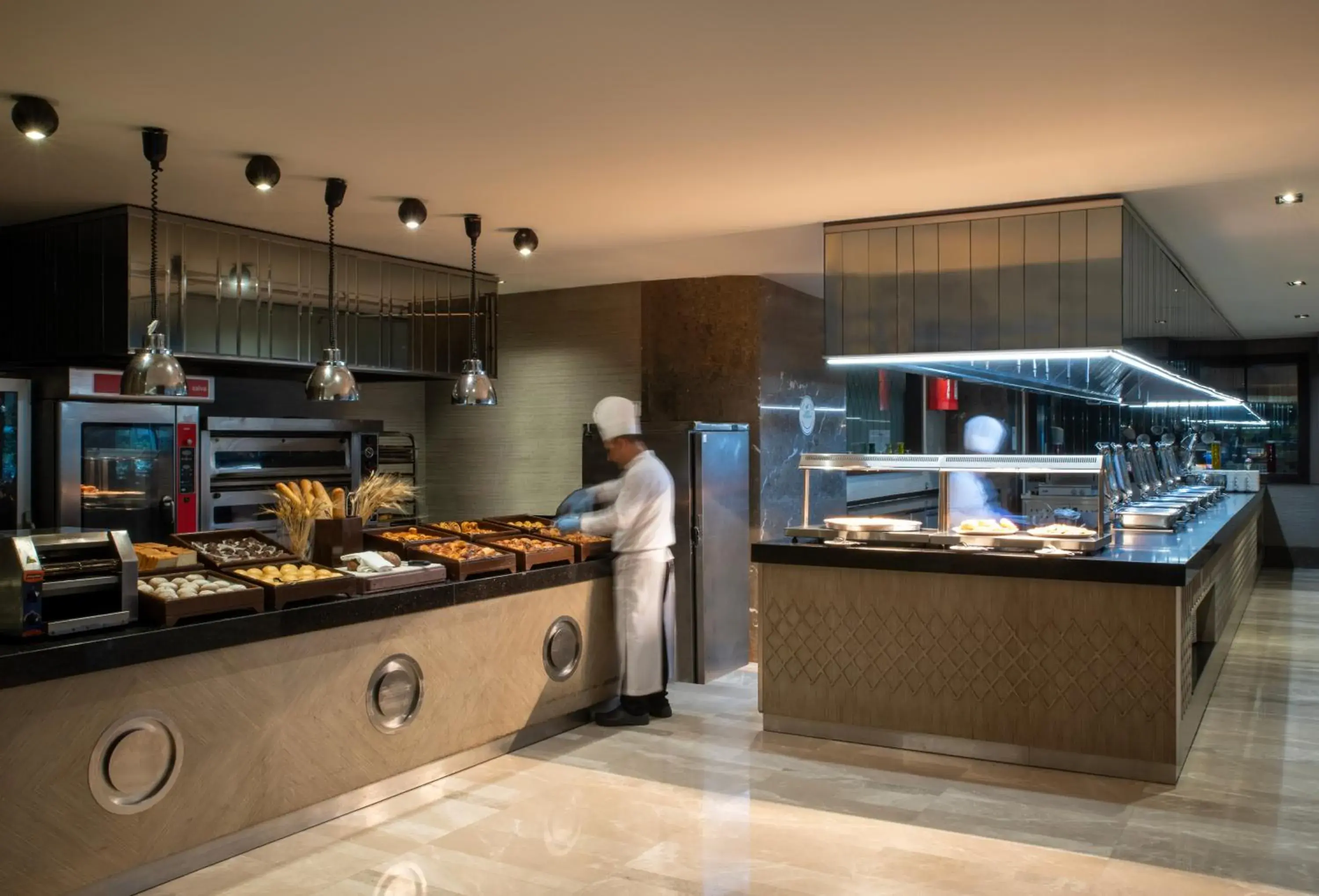 Food and drinks in Windsor Hotel & Convention Center Istanbul Food and drinks in Windsor Hotel & Convention Center Istanbul
