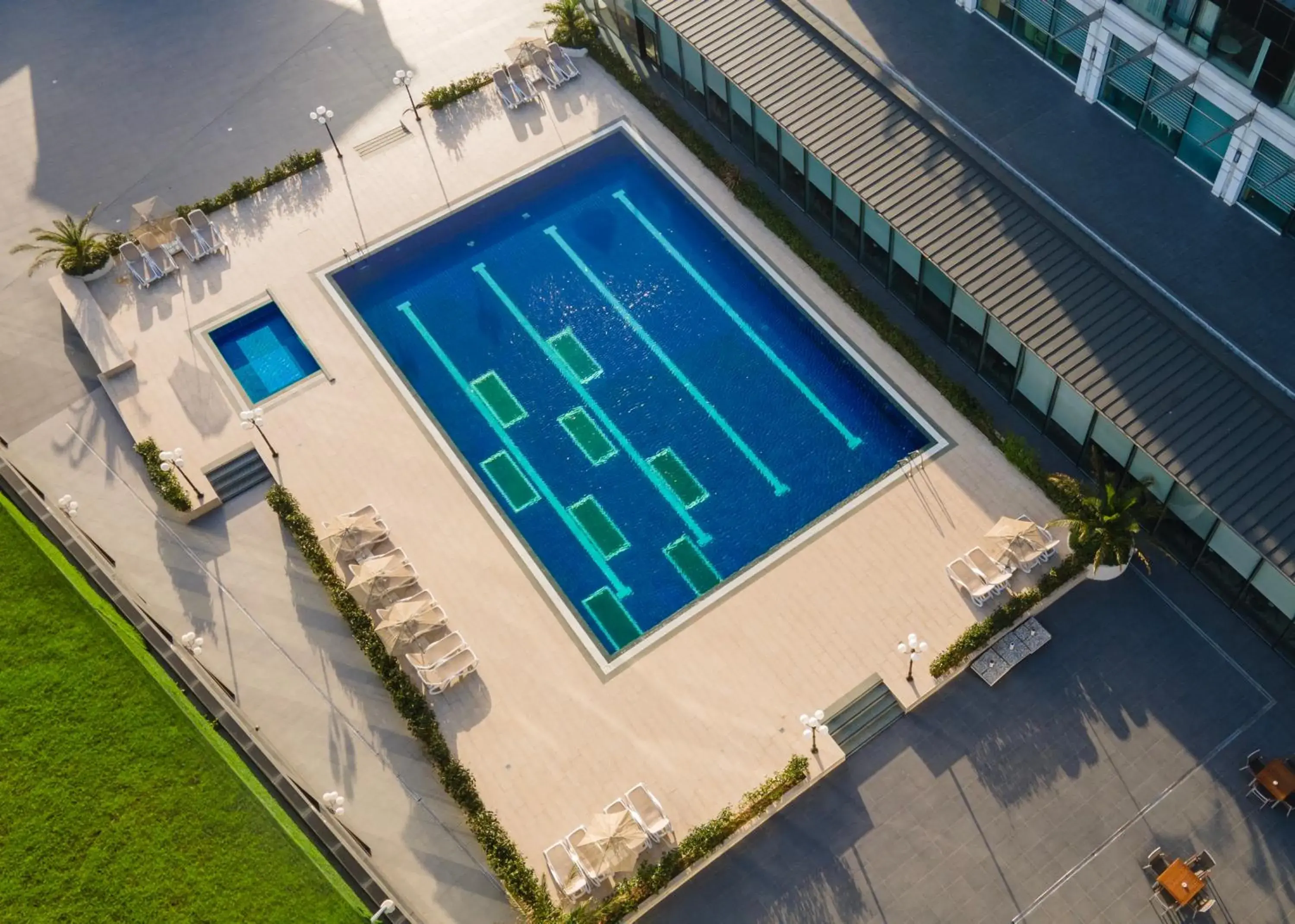 Pool view in Windsor Hotel & Convention Center Istanbul Pool view in Windsor Hotel & Convention Center Istanbul