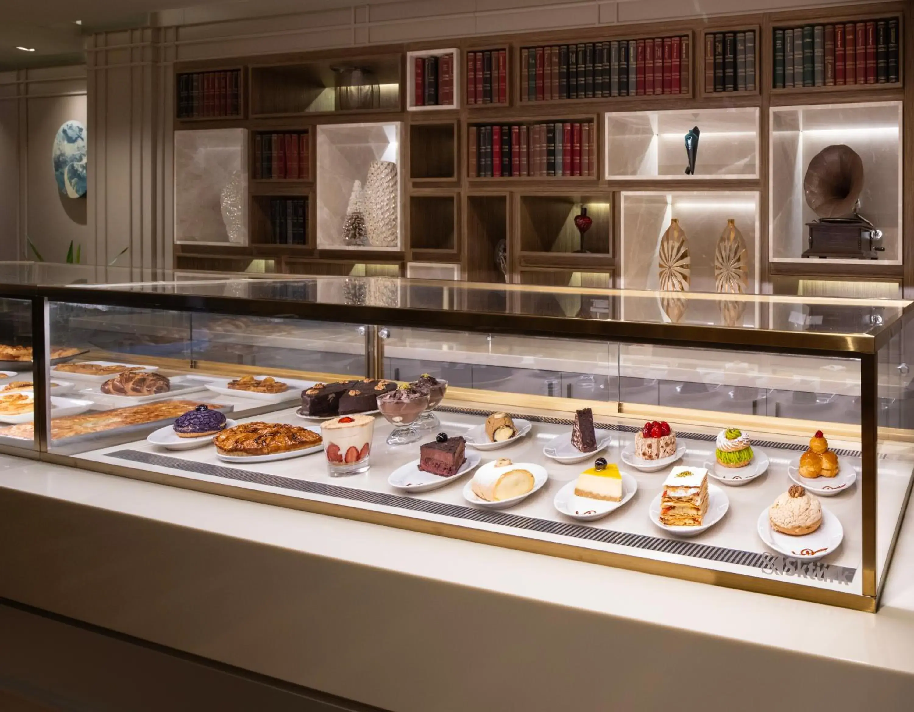 Food and drinks in Windsor Hotel & Convention Center Istanbul Food and drinks in Windsor Hotel & Convention Center Istanbul