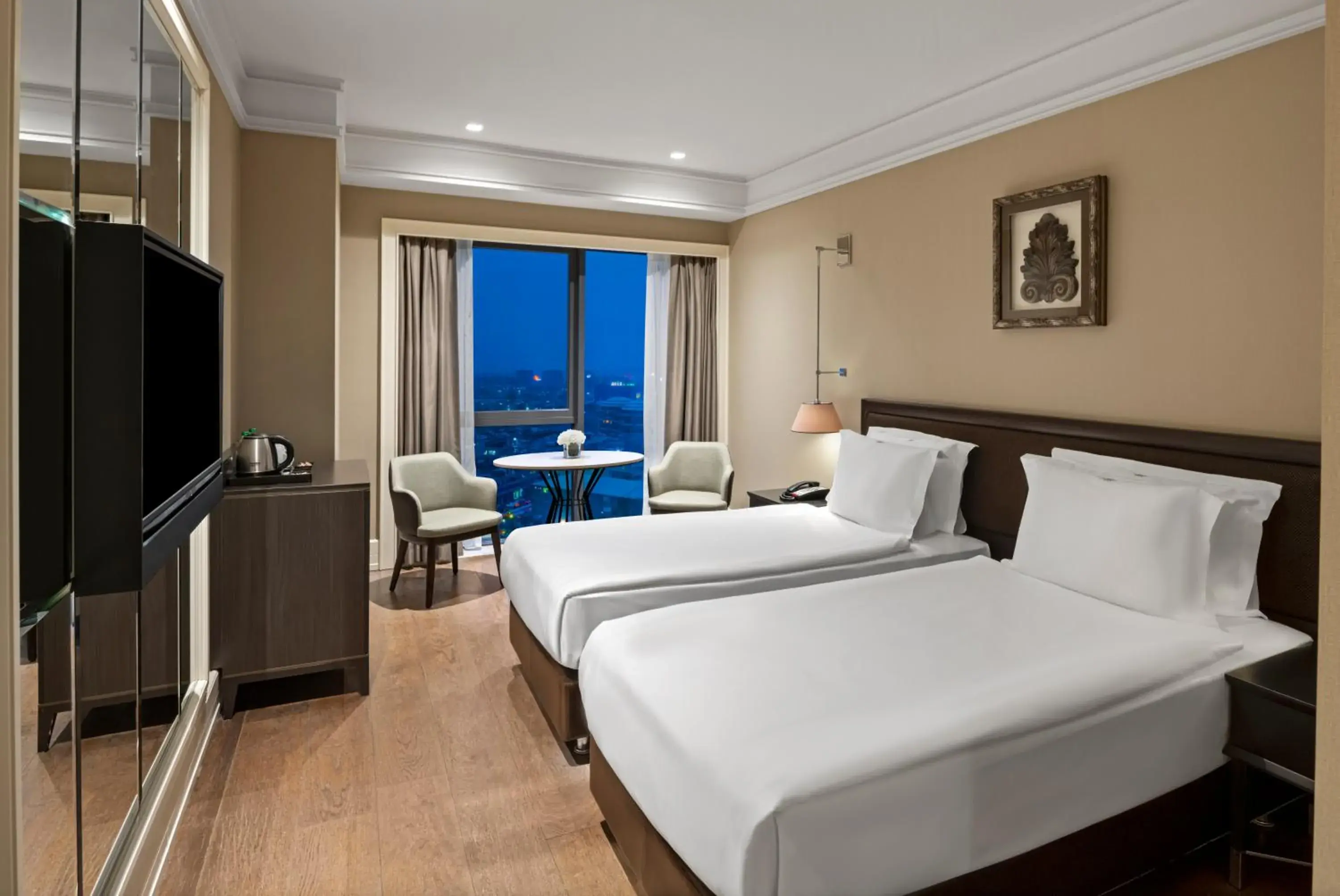 Bedroom, Bed in Windsor Hotel & Convention Center Istanbul Bedroom, Bed in Windsor Hotel & Convention Center Istanbul