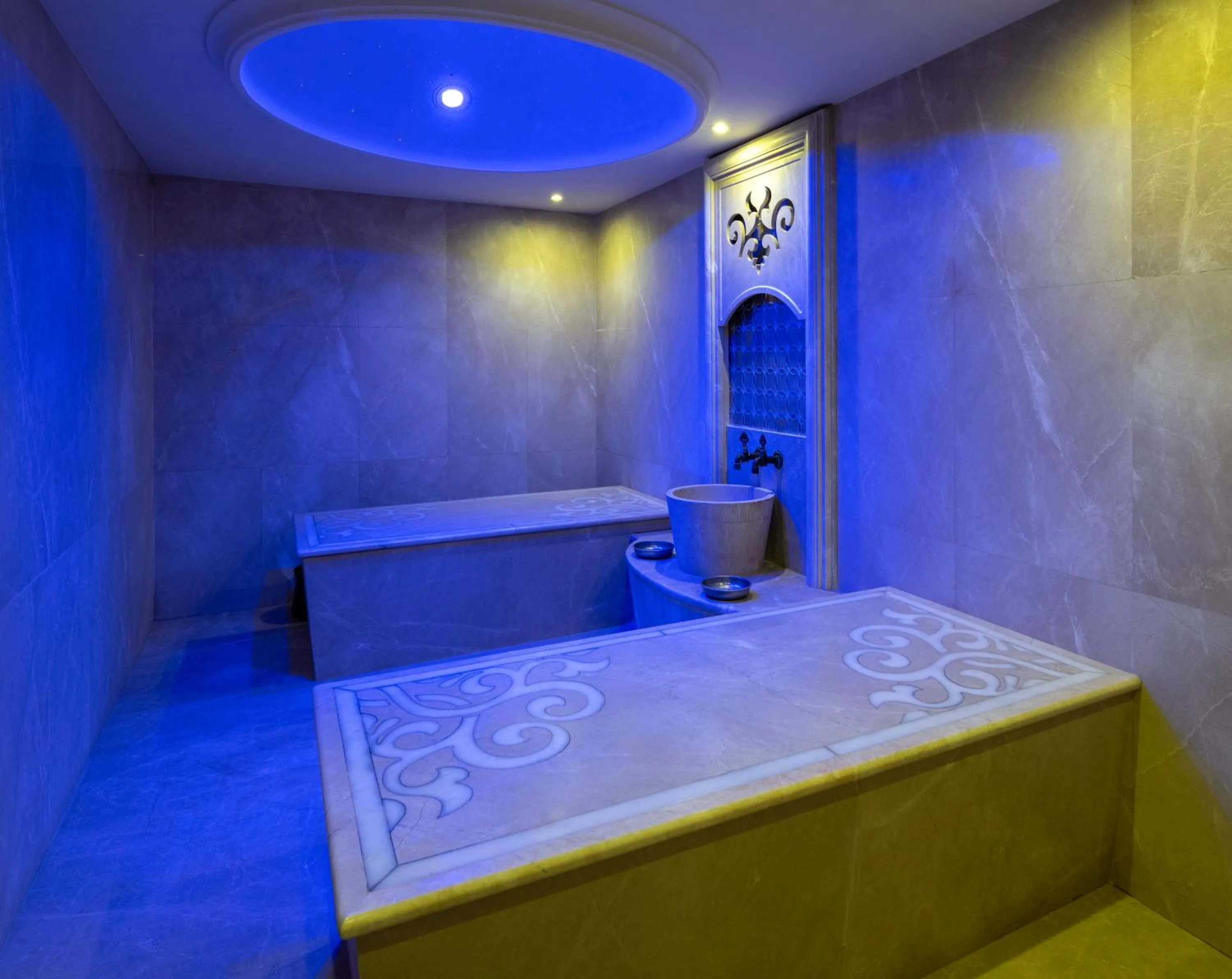Public Bath, Bed in Windsor Hotel & Convention Center Istanbul