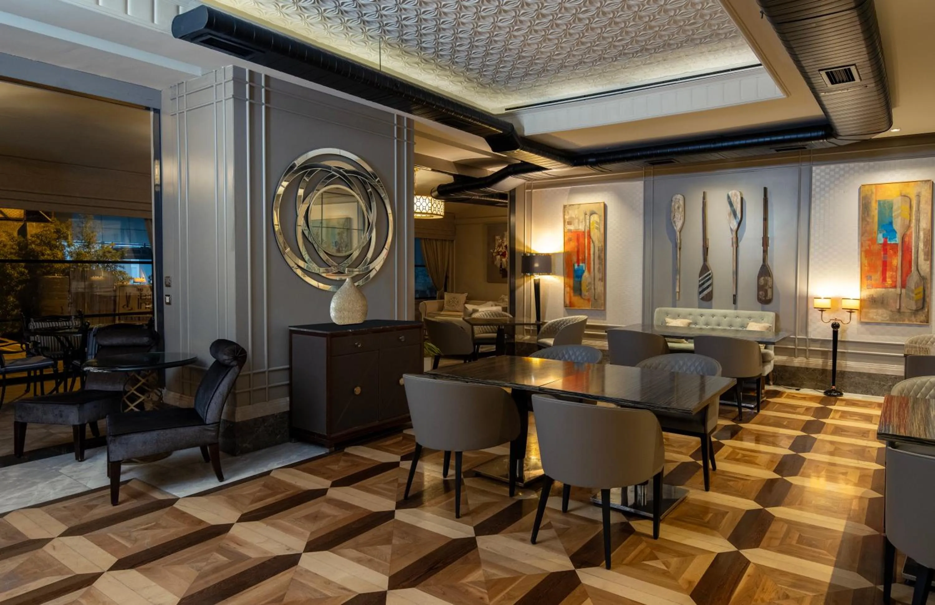 Restaurant/places to eat in Windsor Hotel & Convention Center Istanbul