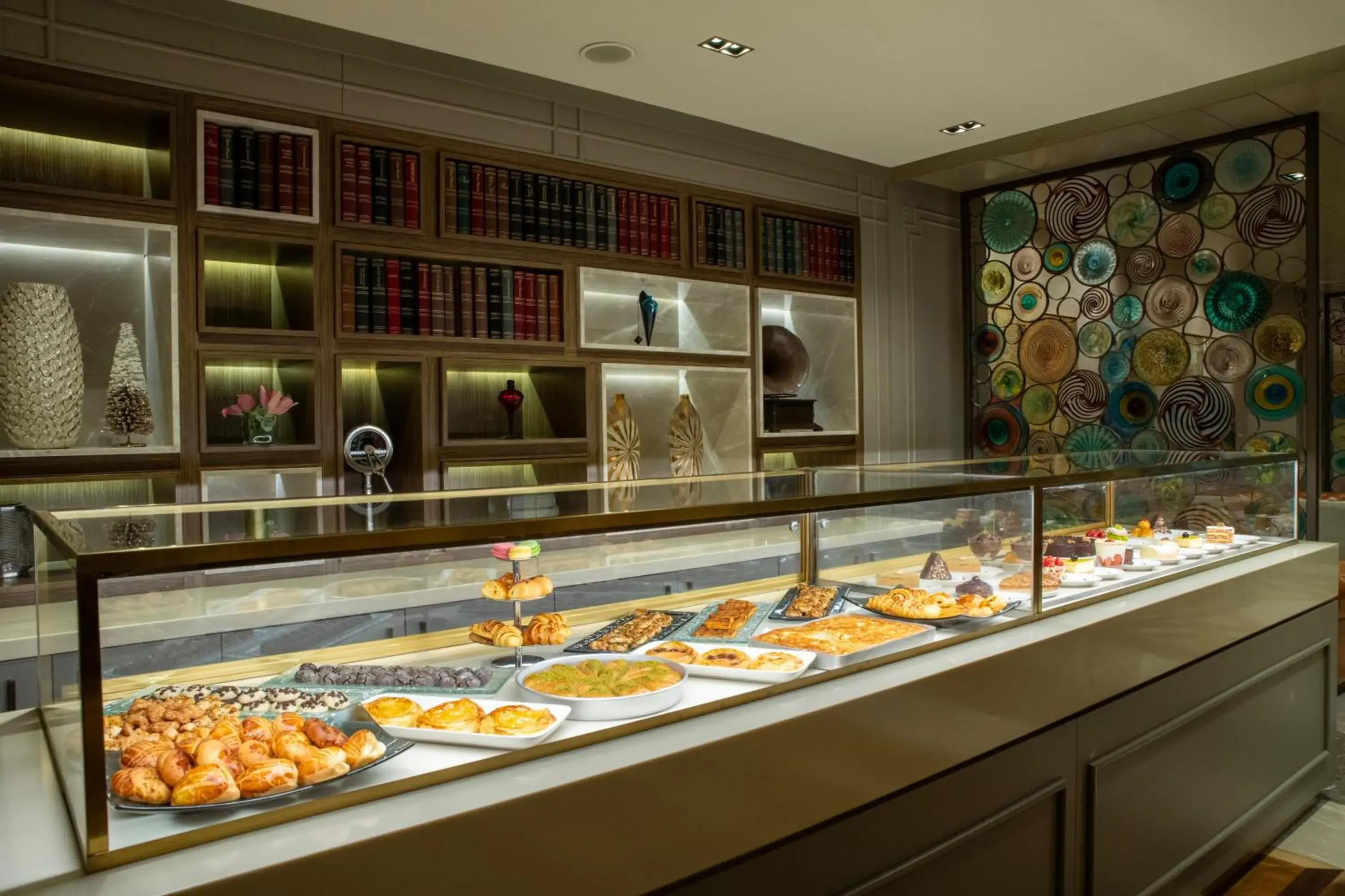 Food and drinks in Windsor Hotel & Convention Center Istanbul Food and drinks in Windsor Hotel & Convention Center Istanbul