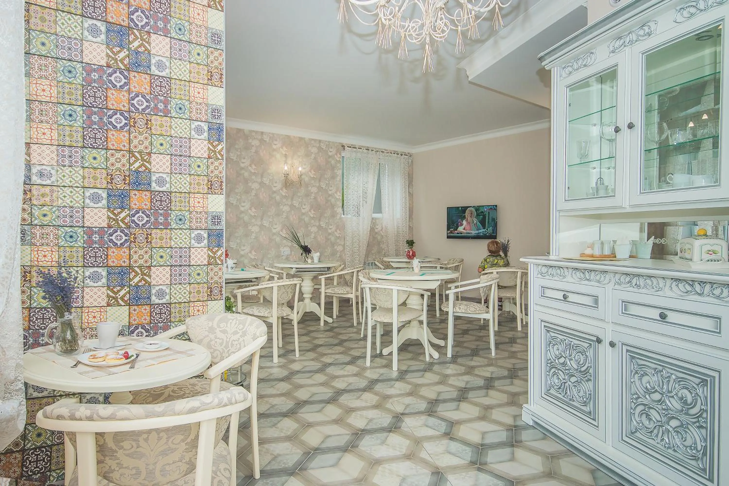 Restaurant/places to eat in Mini Hotel Ryleev