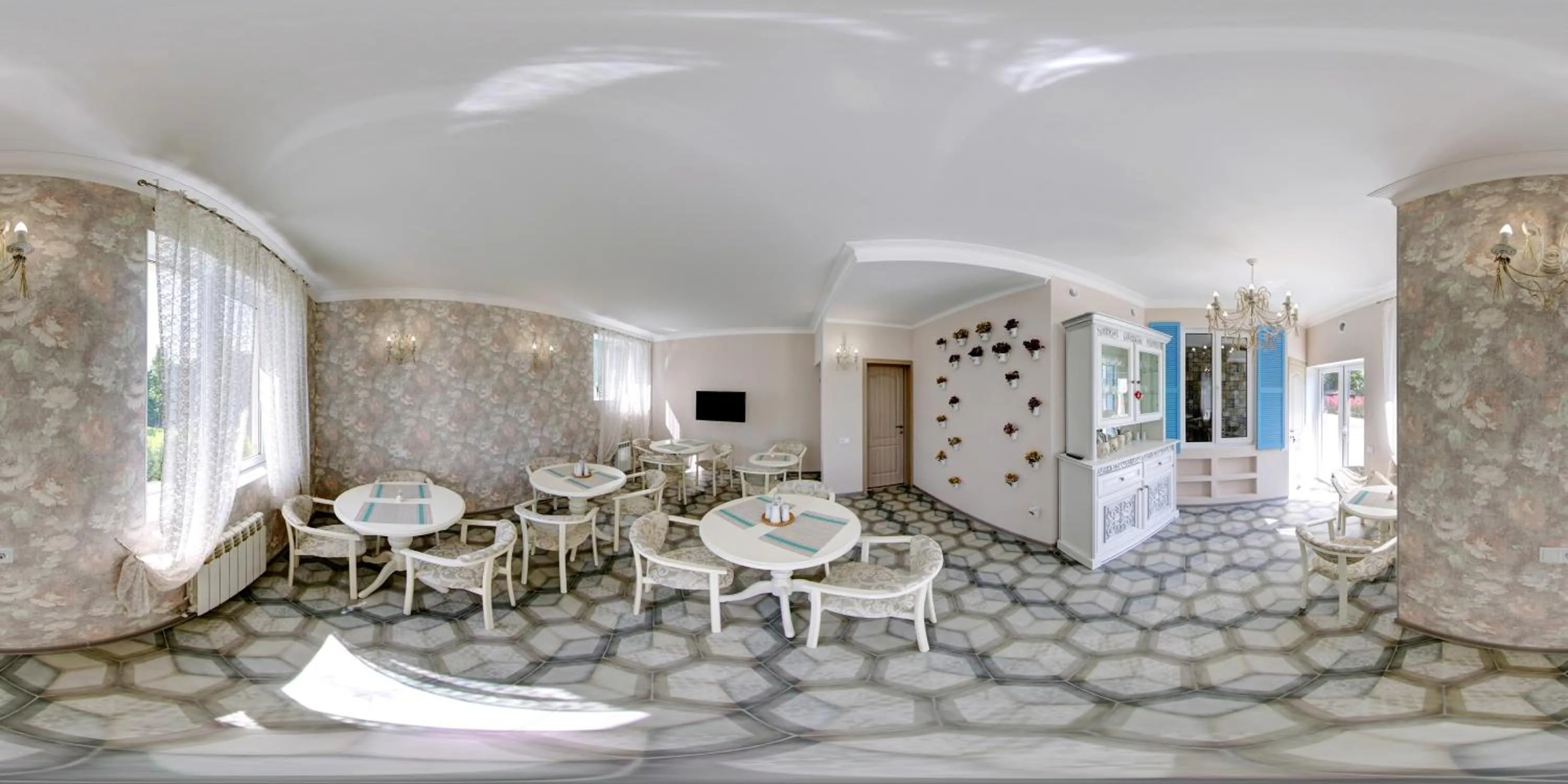 Restaurant/places to eat in Mini Hotel Ryleev