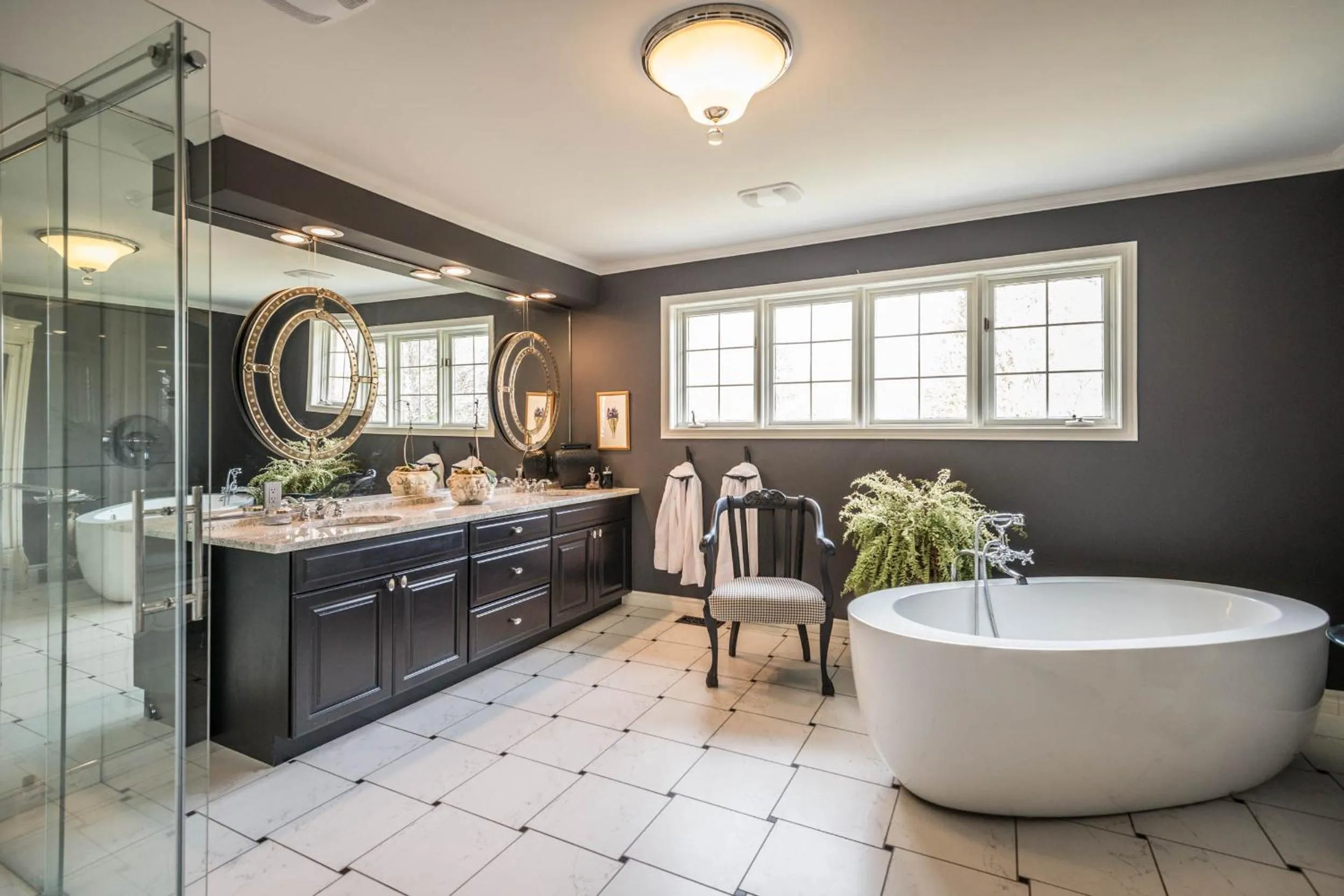 Bathroom in Tailwinds B&B