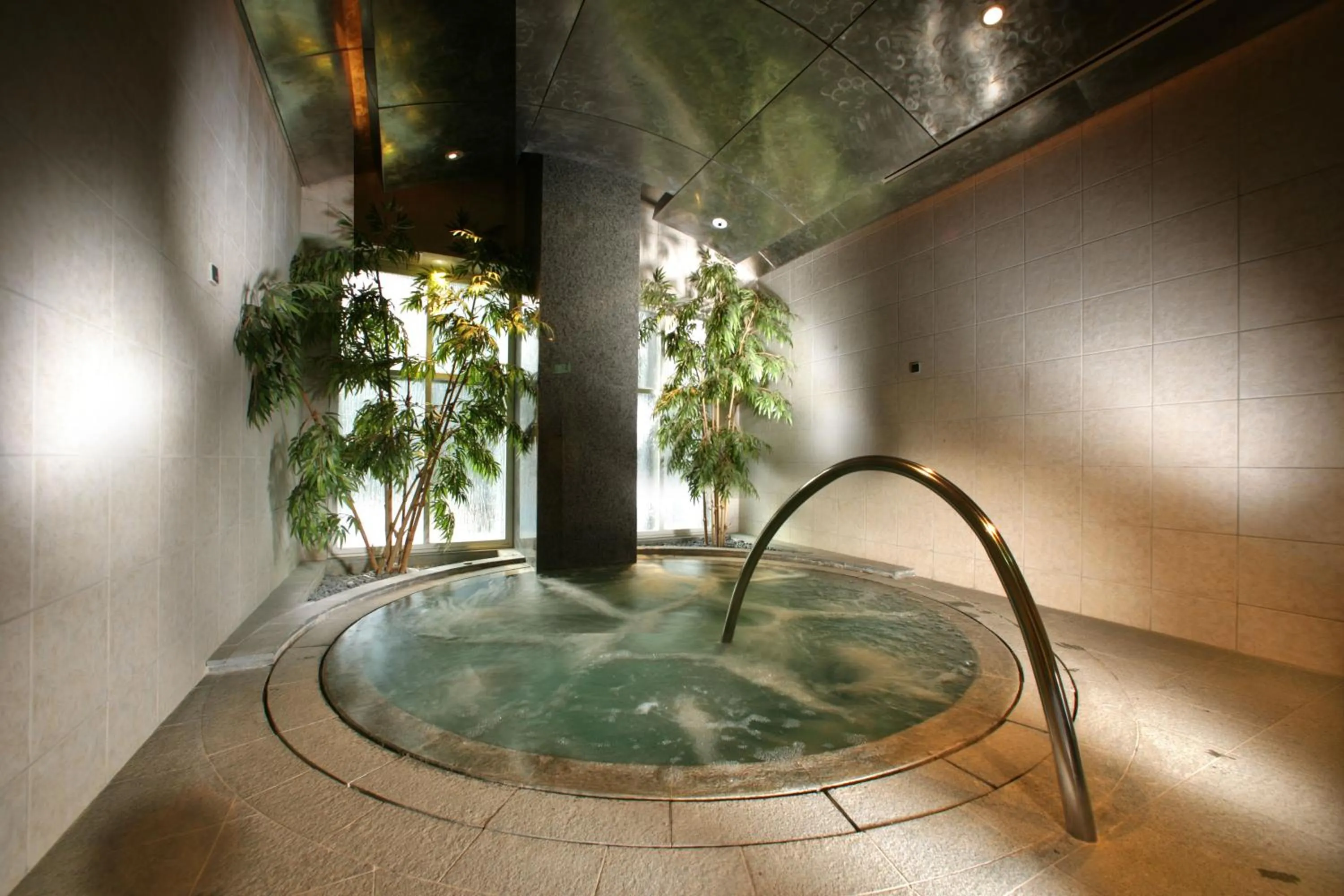 Hot Tub in Orchard Scotts Residences by Far East Hospitality