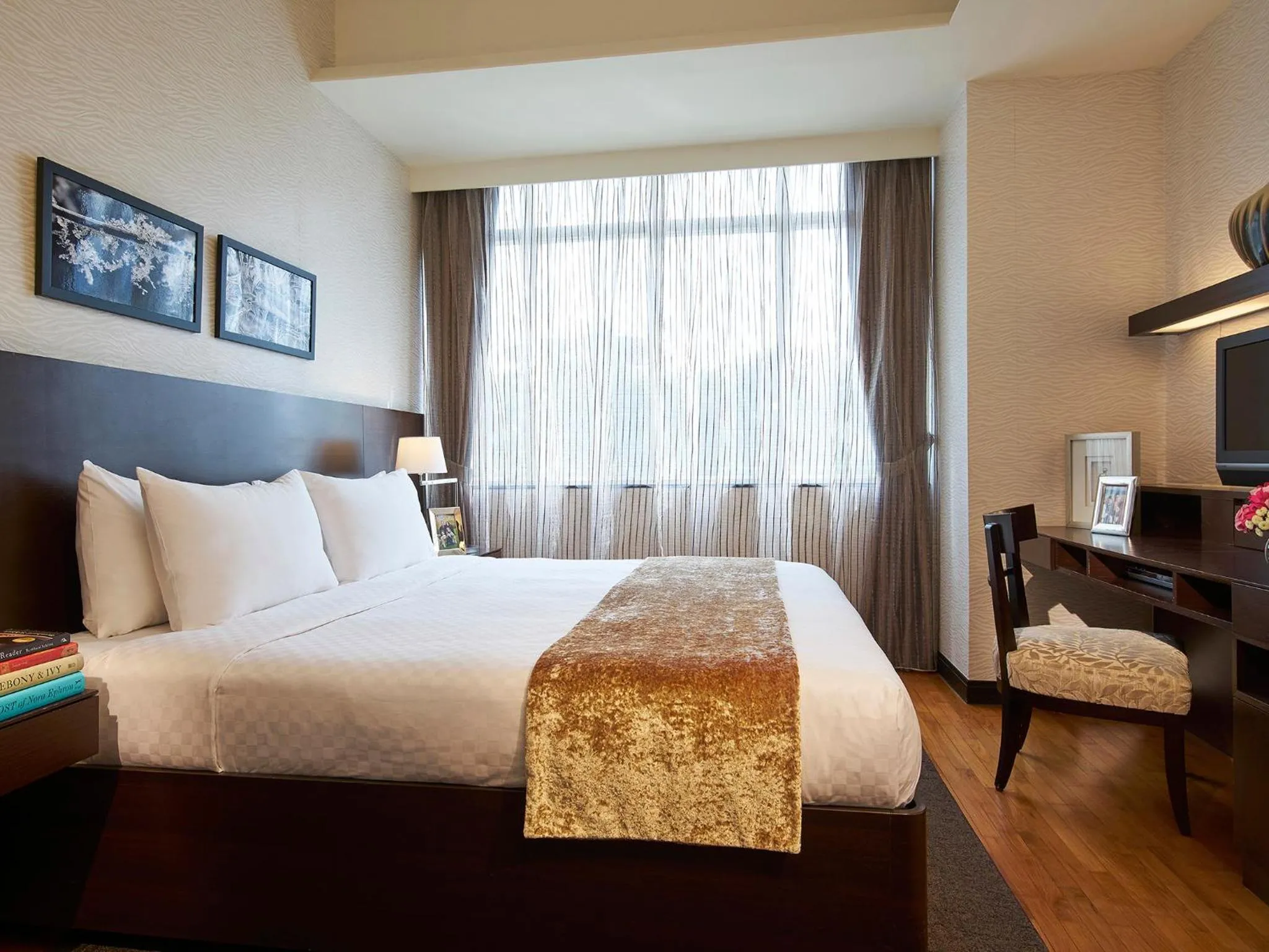 Photo of the whole room, Bed in Orchard Scotts Residences by Far East Hospitality