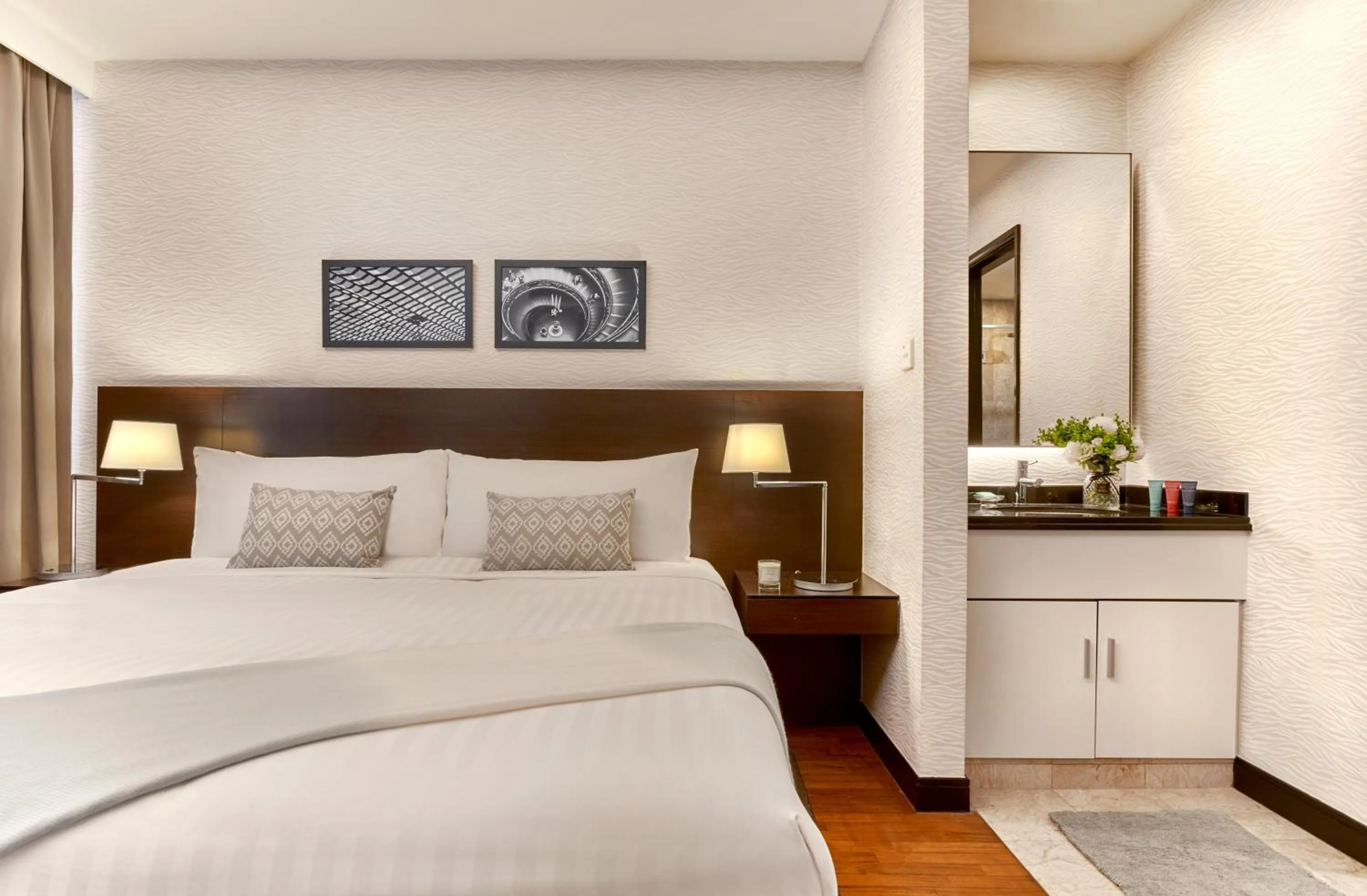 Bedroom, Bed in Orchard Scotts Residences by Far East Hospitality