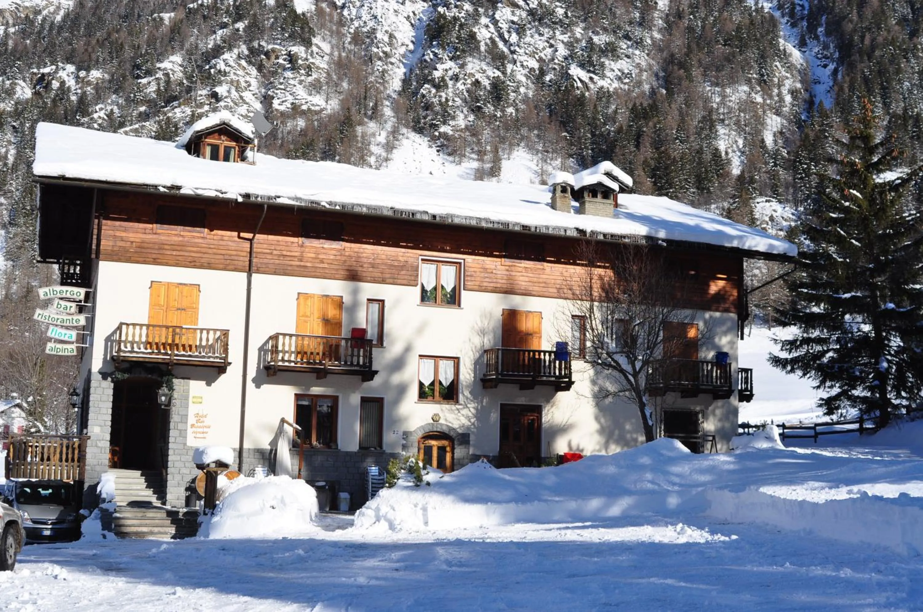 Property building in Hotel Flora Alpina