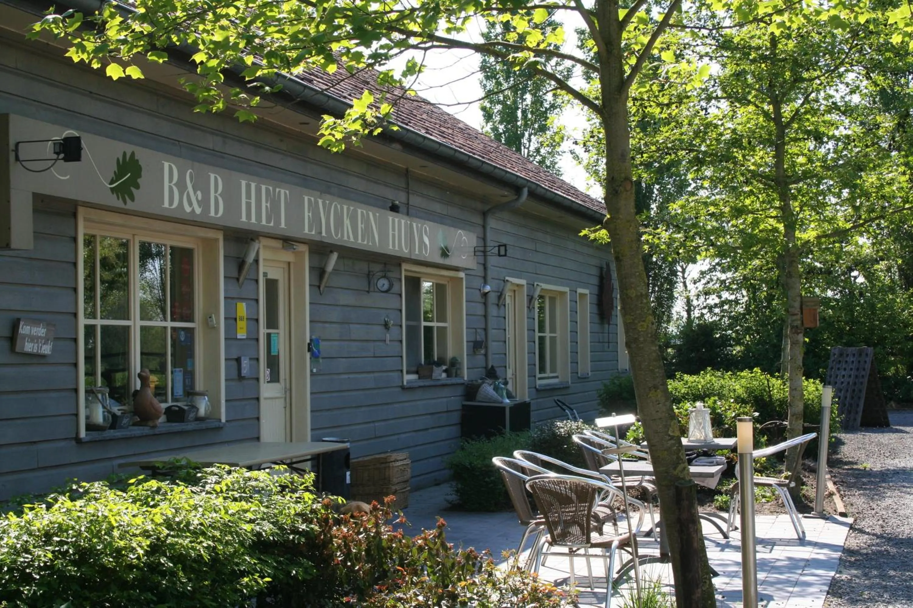 Facade/entrance in B&B Het Eycken Huys