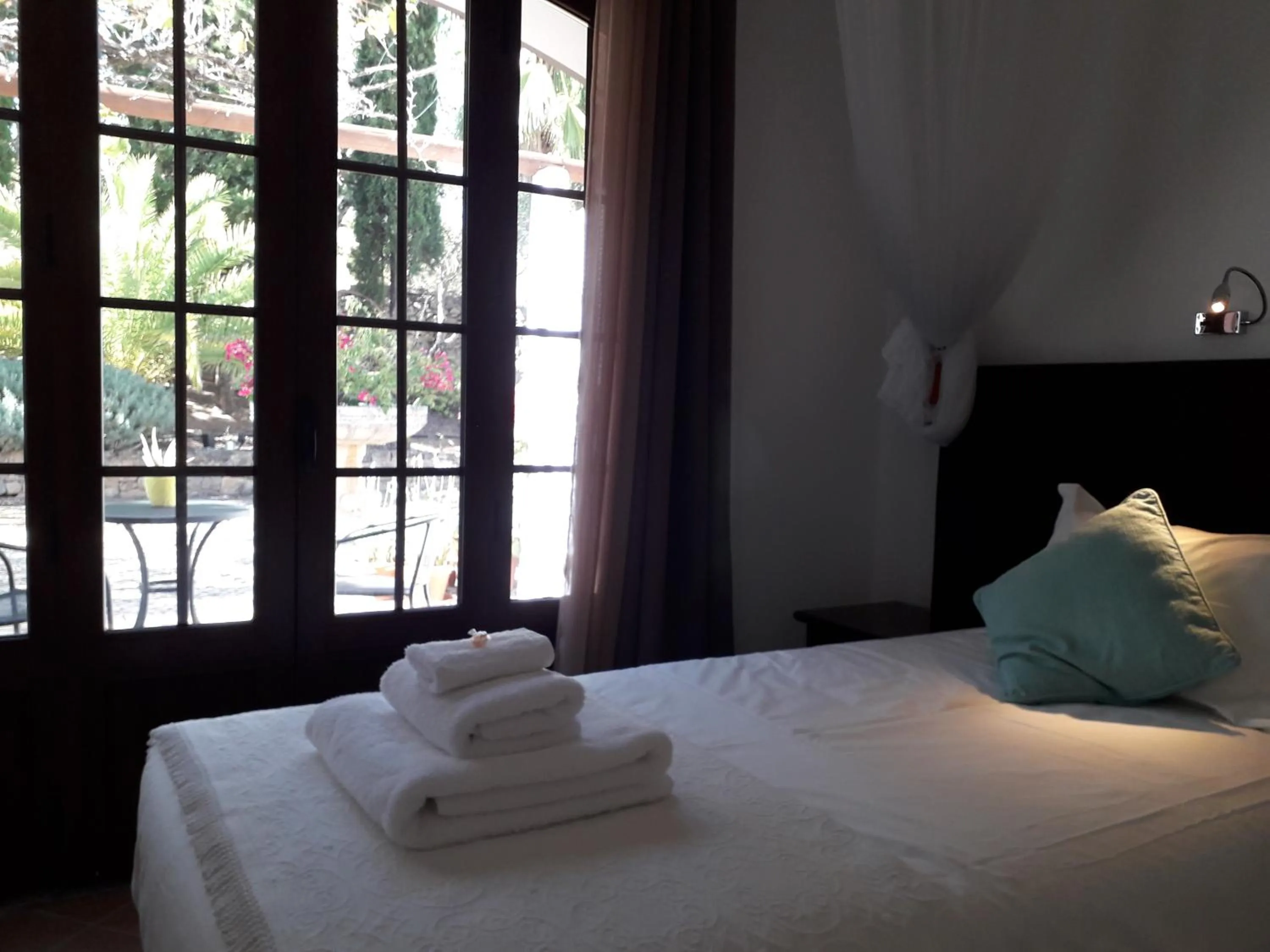 Bed in Monte-Bougainvillea