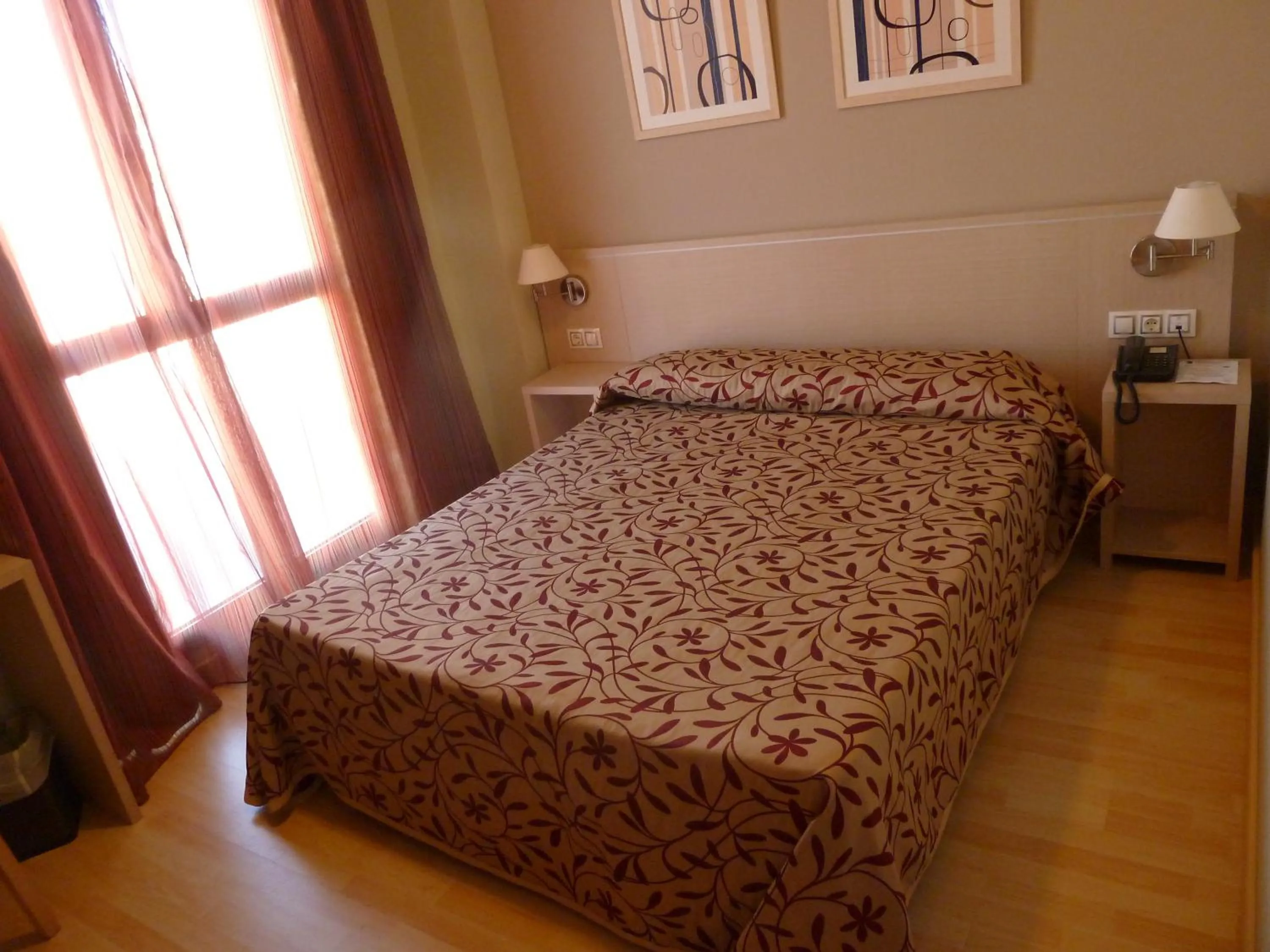 Bedroom, Bed in Arcohotel