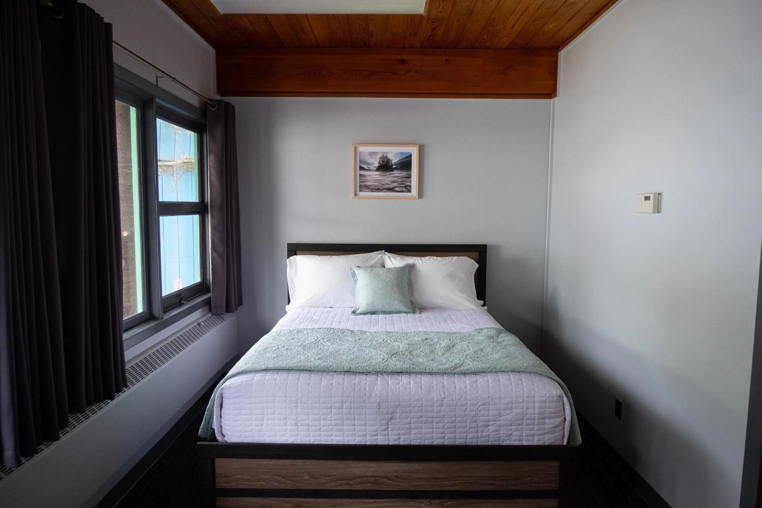 Bed in Seward Adventure Lodge