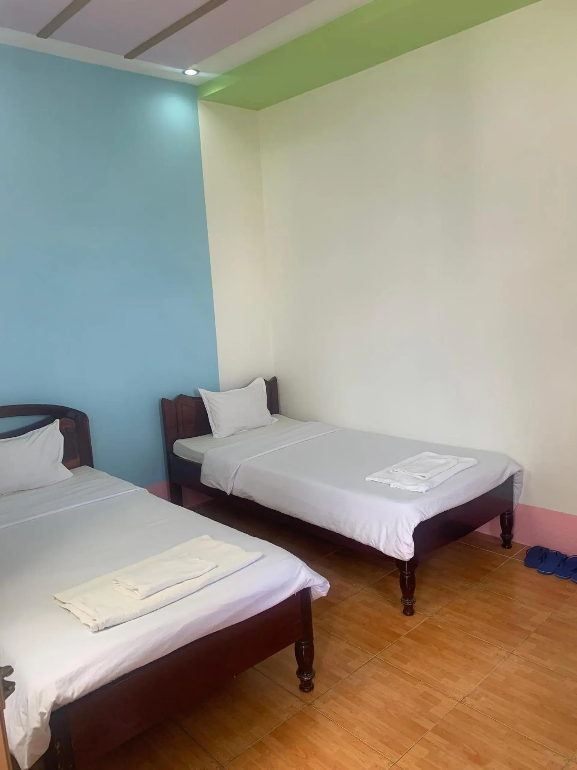 Bedroom, Bed in Hoang Hai Dang 1 Hotel Bedroom, Bed in Hoang Hai Dang 1 Hotel