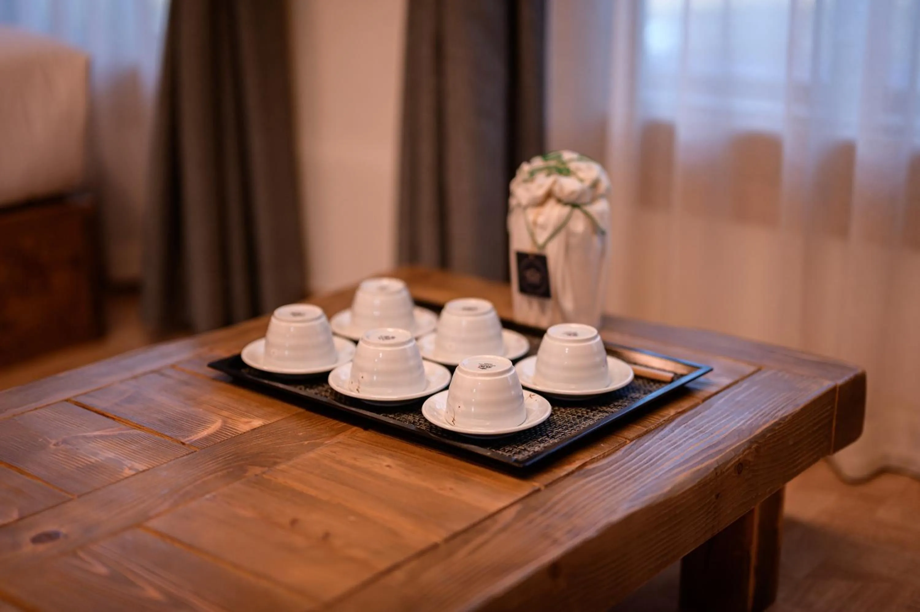 Food and drinks in Royal Room of King Hotel