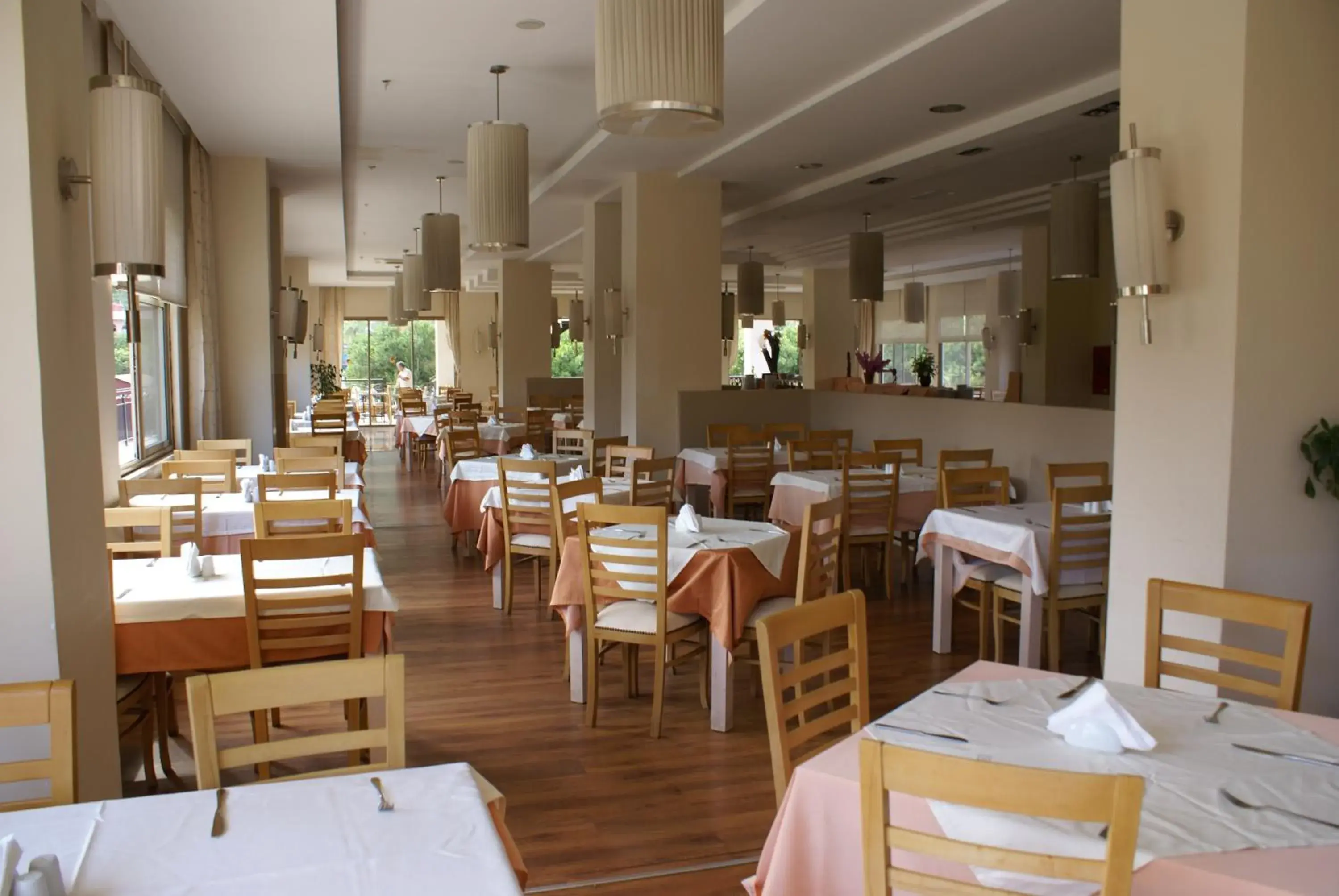 Restaurant/places to eat in Magic Sun Hotel Restaurant/places to eat in Magic Sun Hotel