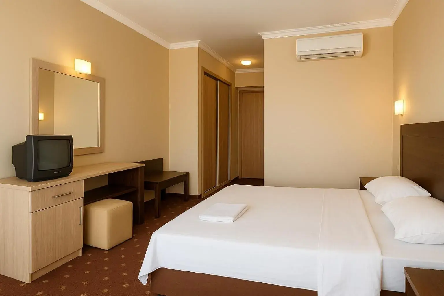 Bed in Magic Sun Hotel - All Inclusive Bed in Magic Sun Hotel - All Inclusive