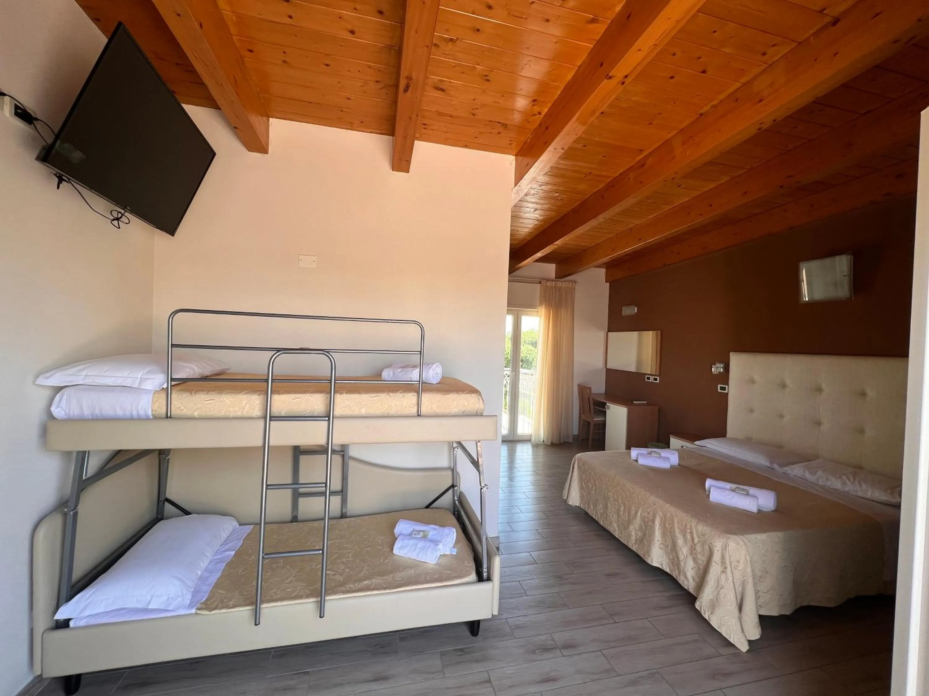 Bed in Hotel Favorita