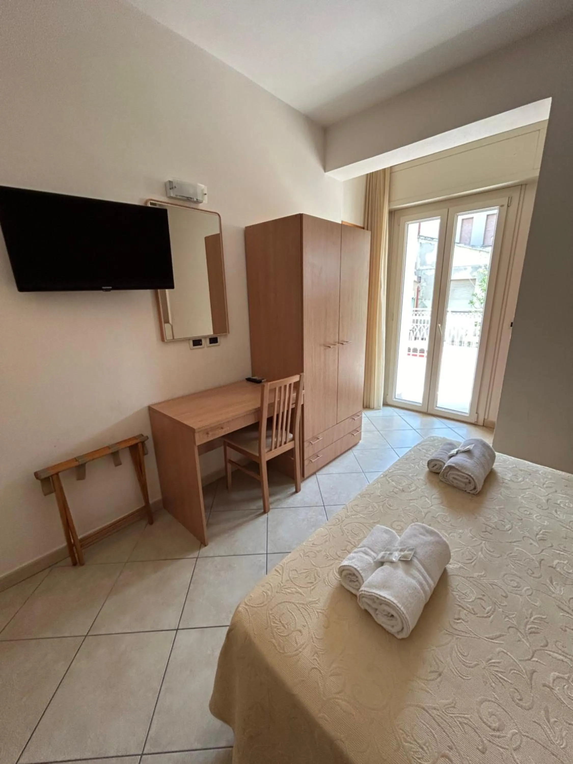 Bed in Hotel Favorita