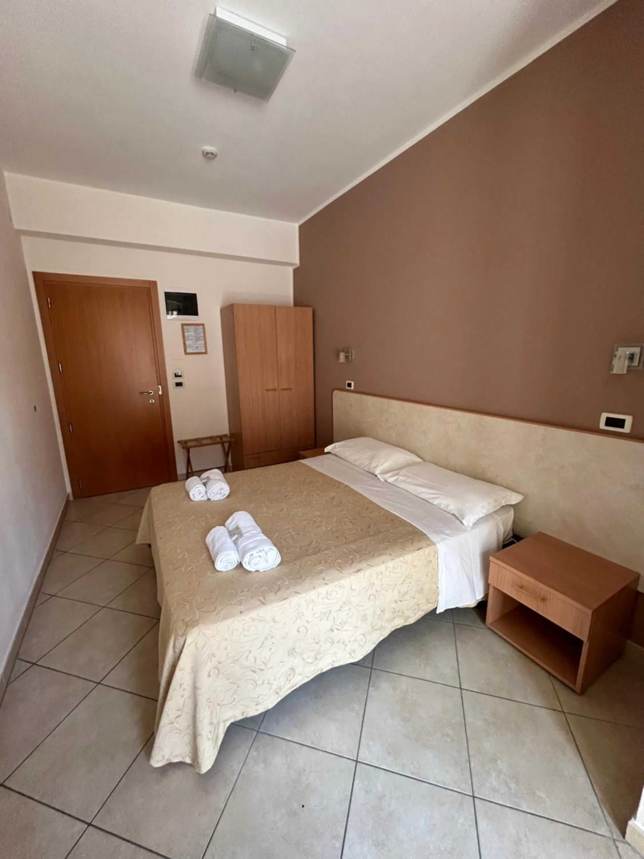 Bed in Hotel Favorita