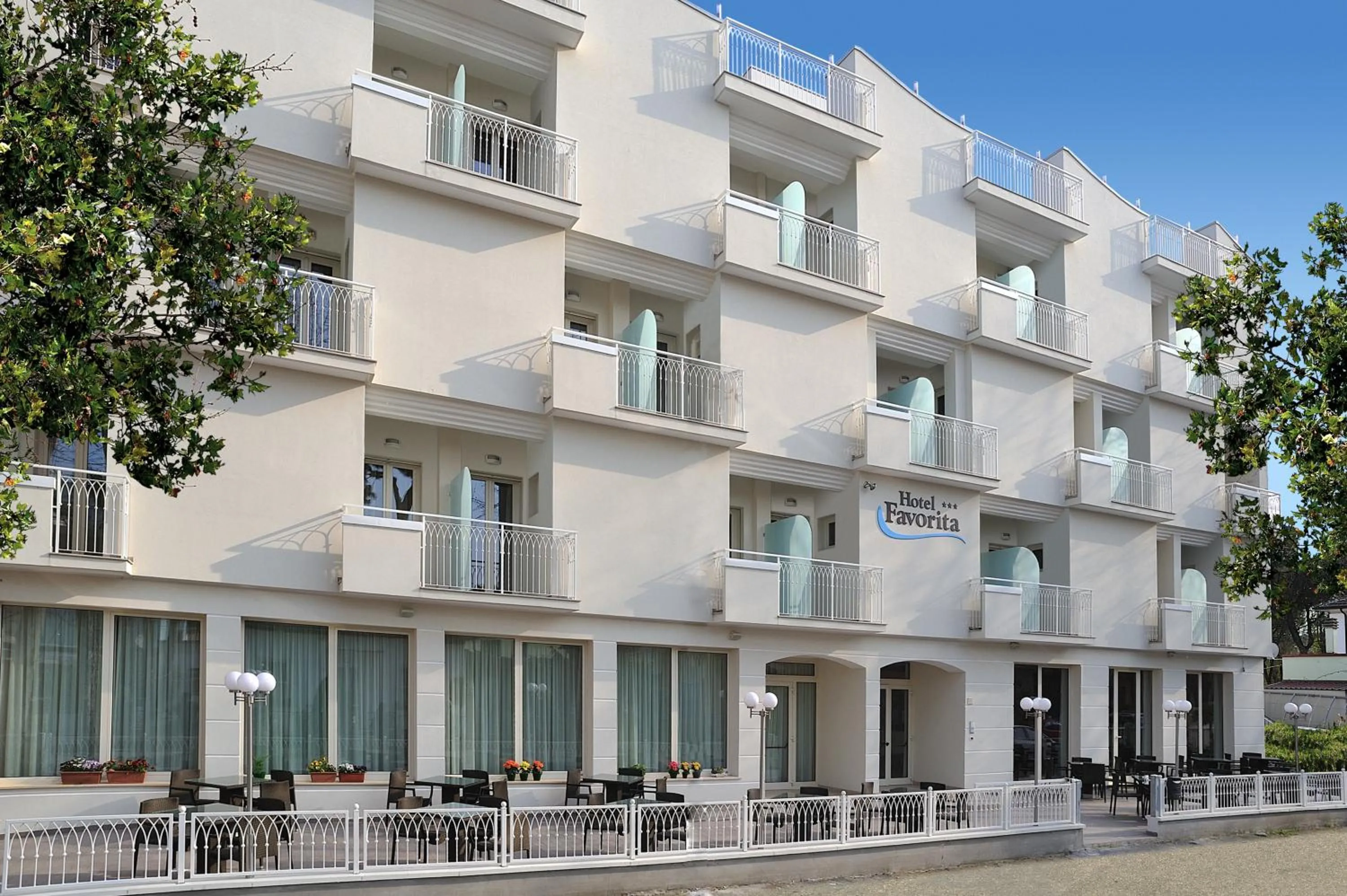 Facade/entrance in Hotel Favorita