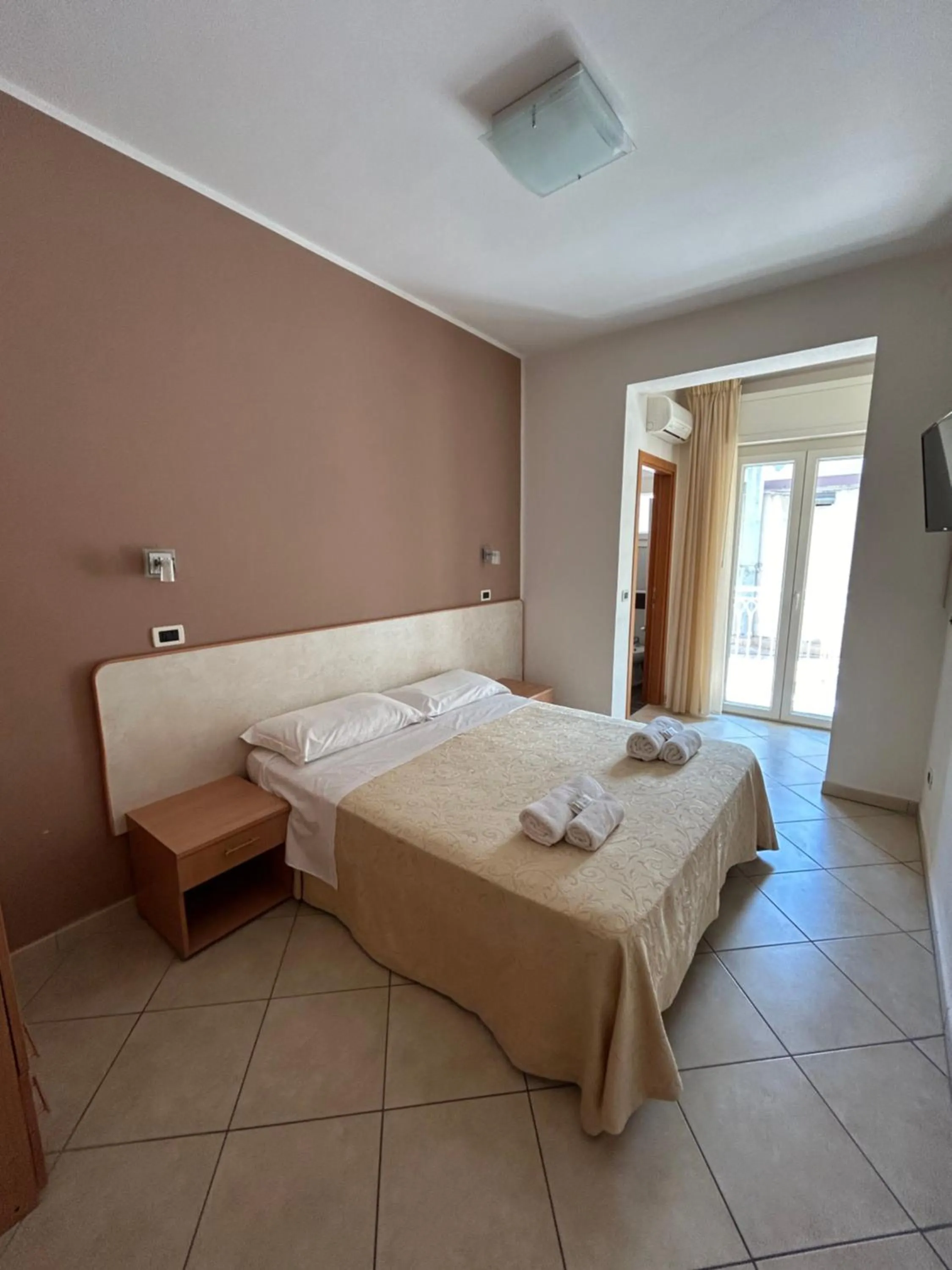 Bed in Hotel Favorita