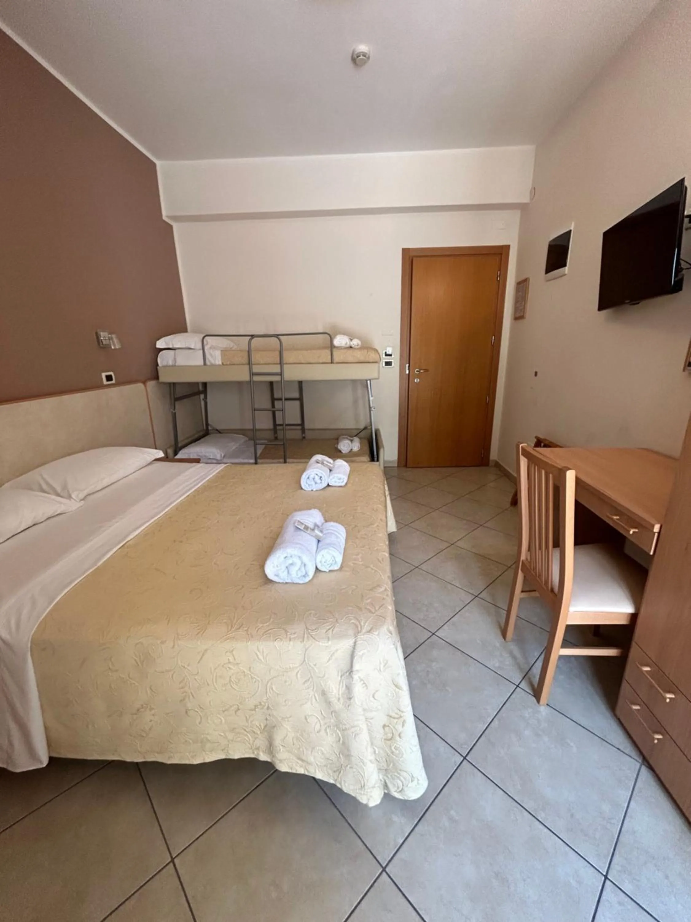 Bed in Hotel Favorita